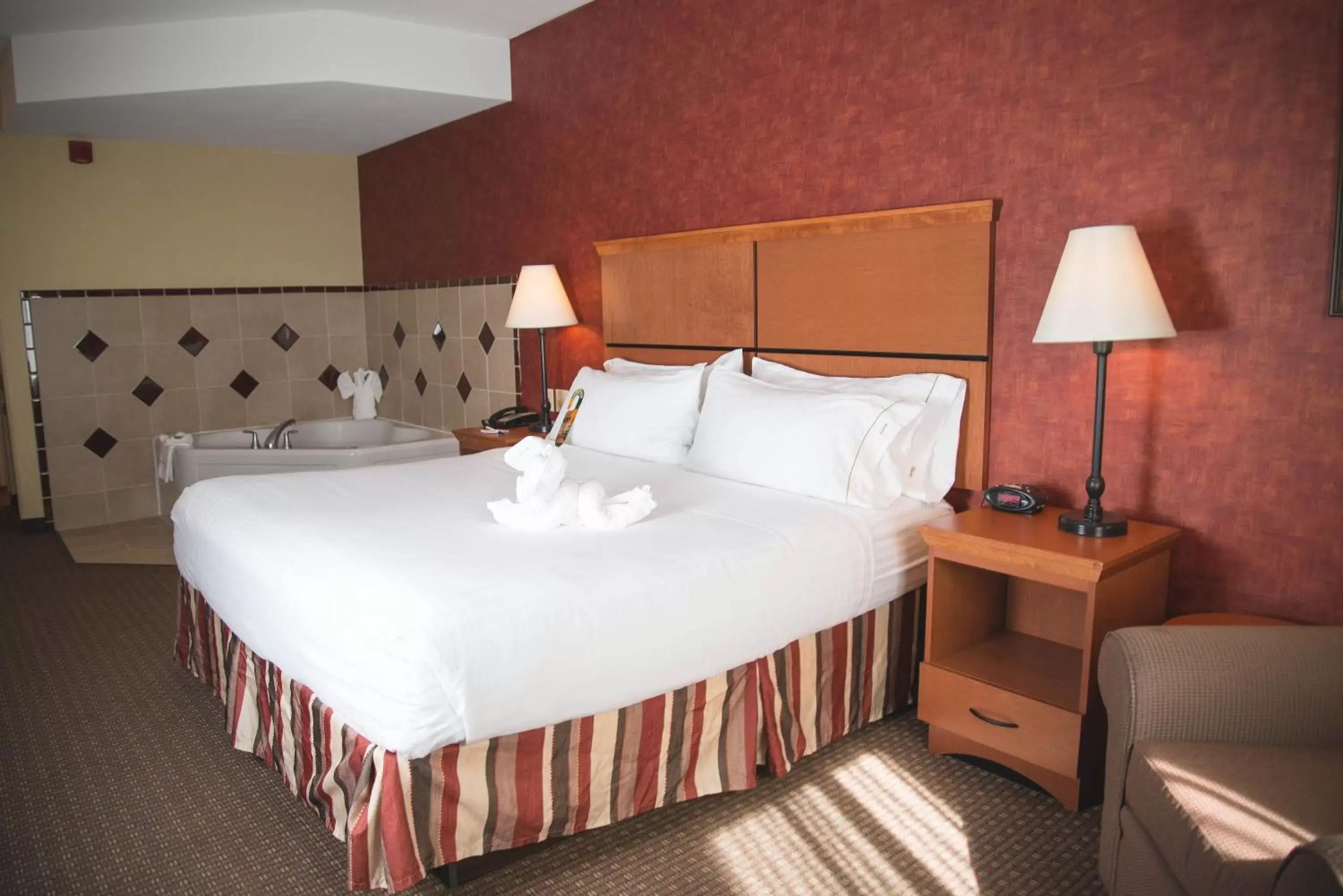 Photo of the whole room, Bed in Holiday Inn Express Hotel & Suites Loveland, an IHG Hotel