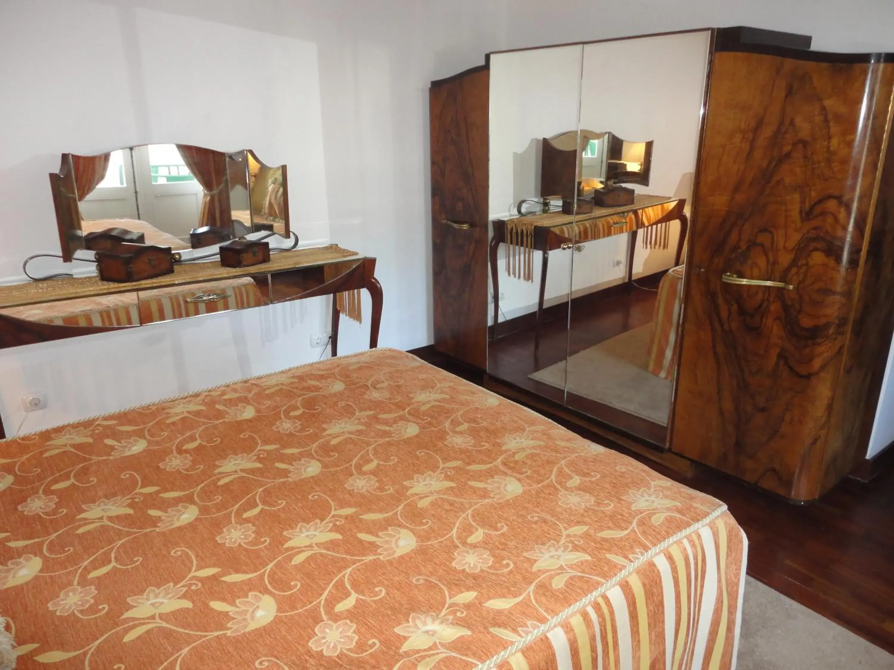 Photo of the whole room, Bed in Hotel Rural Quinta de Santo Antonio