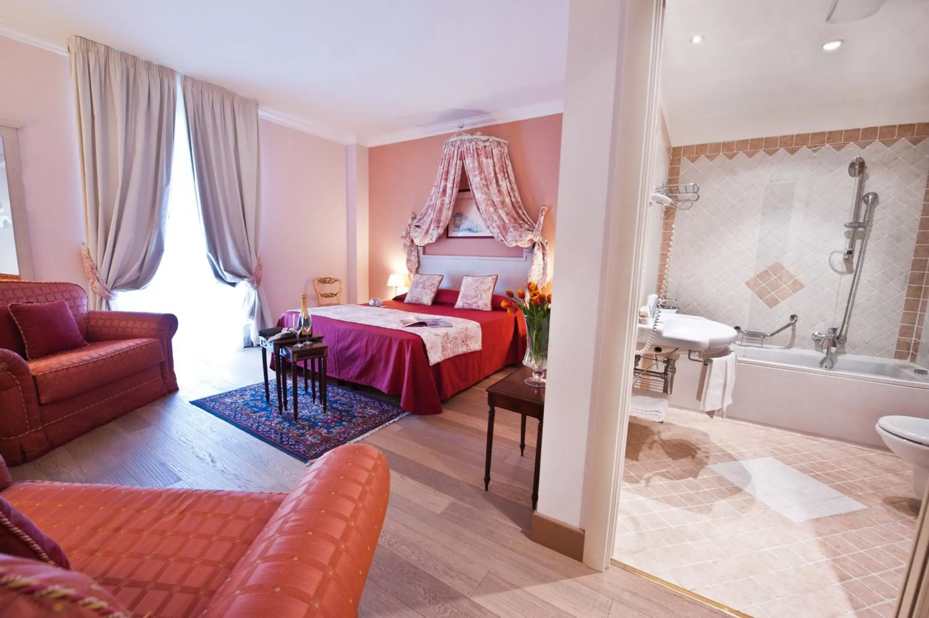 Photo of the whole room in OSTUNI PALACE - Hotel Bistrot & SPA Photo of the whole room in OSTUNI PALACE - Hotel Bistrot & SPA