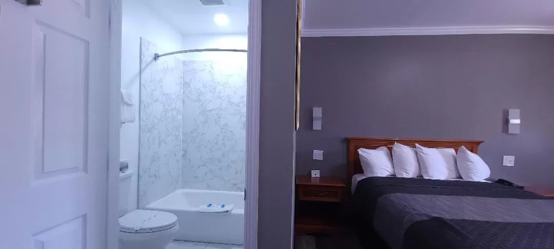 Bed in Rodeway Inn Chico University Area