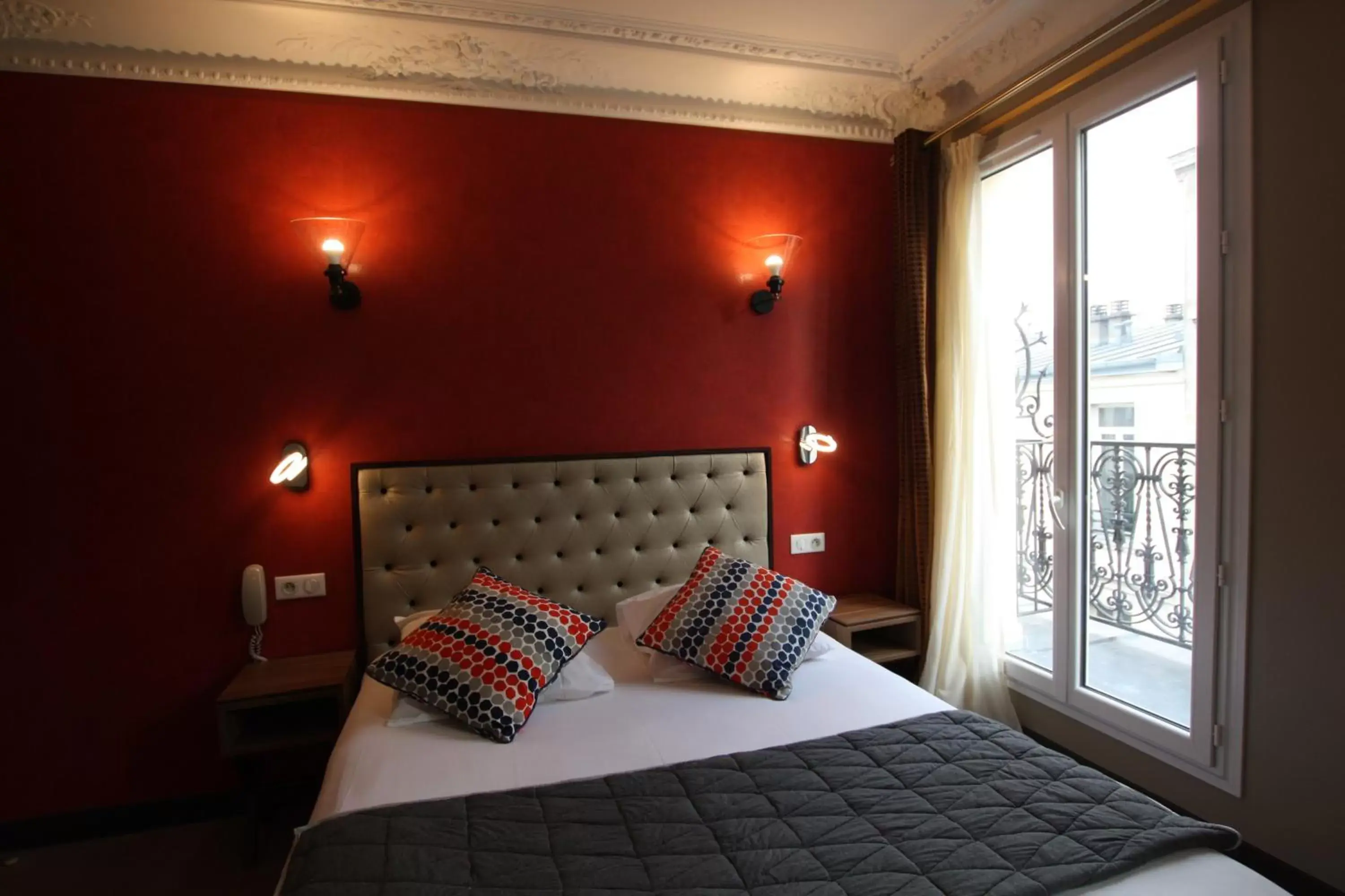 Bedroom, Bed in Excelsior Batignolles