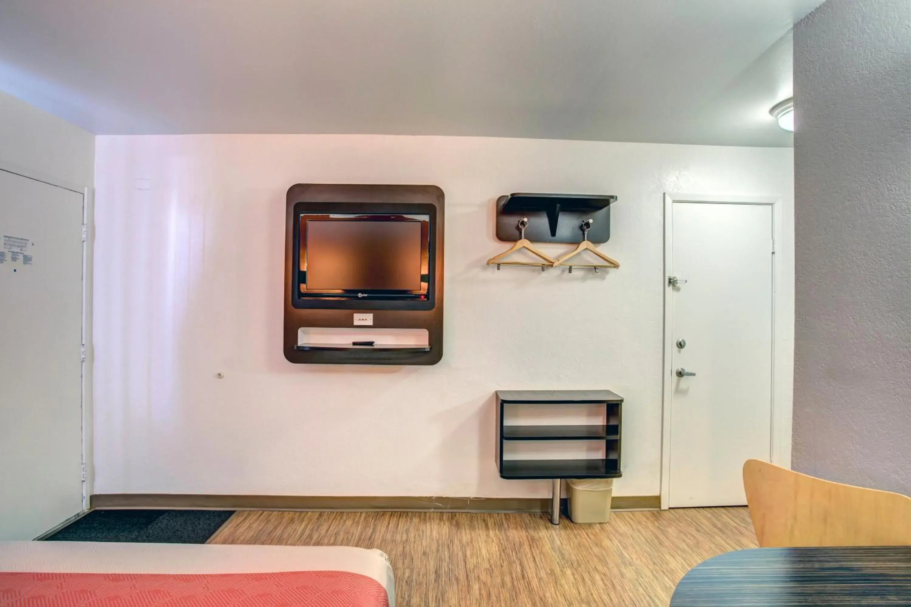 Bedroom, TV/Entertainment Center in Motel 6-Murfreesboro, TN