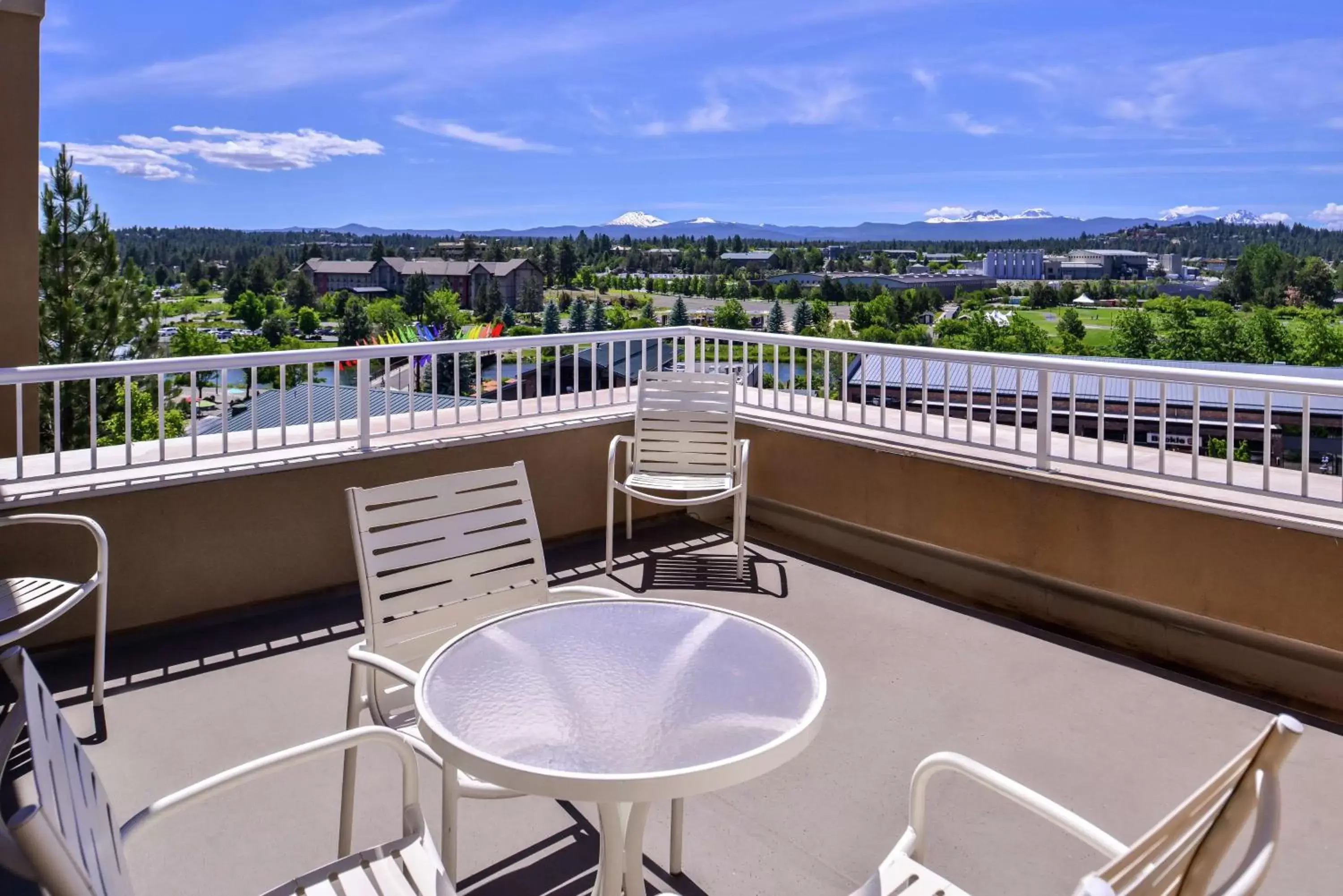 View (from property/room), Balcony/Terrace in Hilton Garden Inn Bend