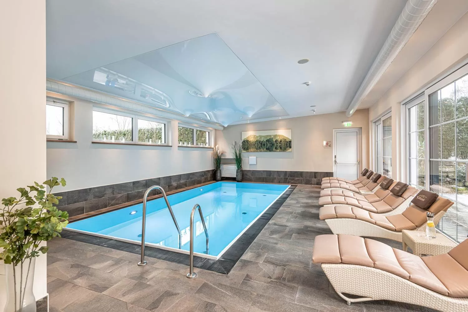 Swimming pool in Hotel Garni Melanie