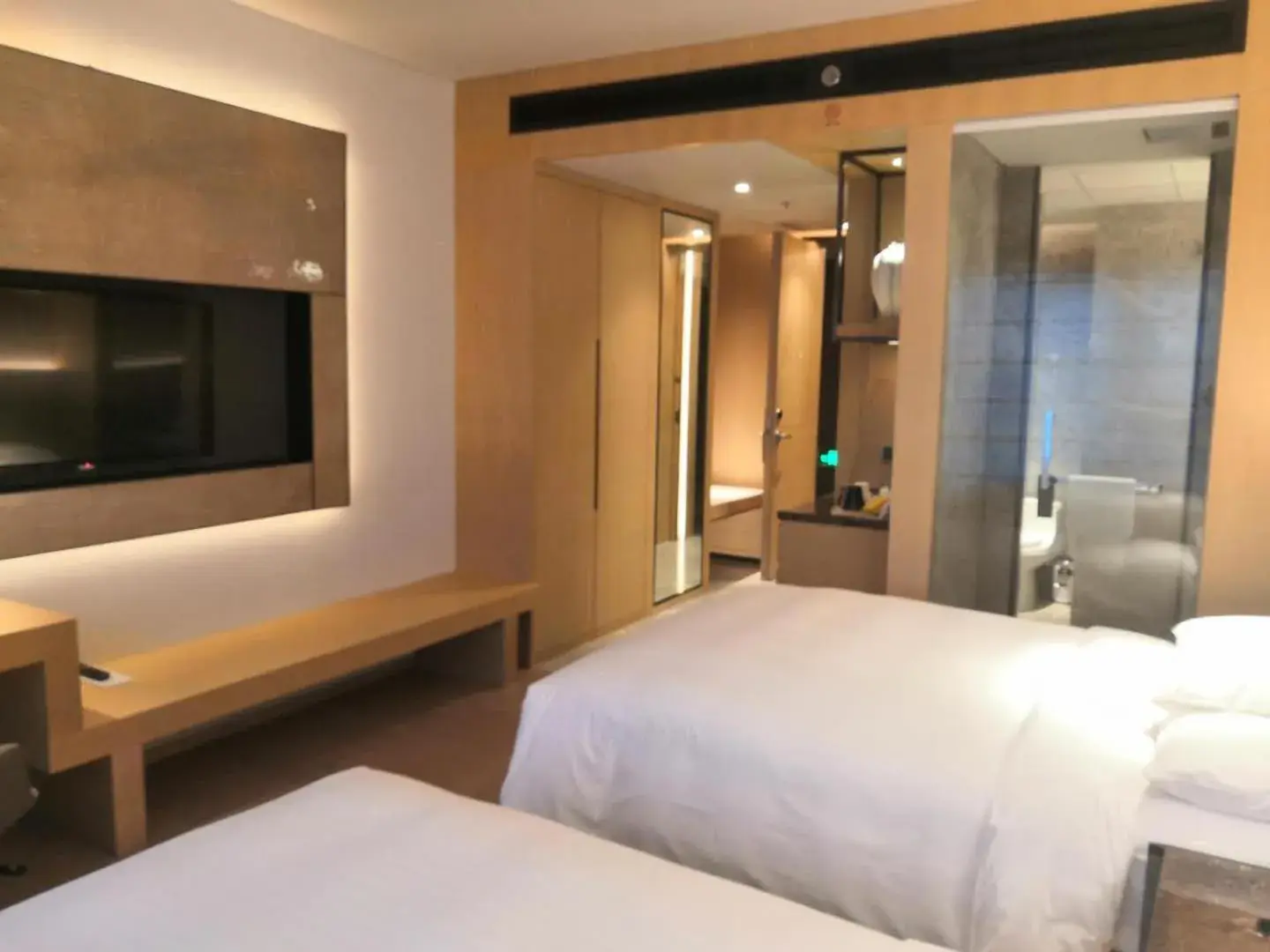 Property building, Bed in Courtyard By Marriott Shanghai Hongqiao