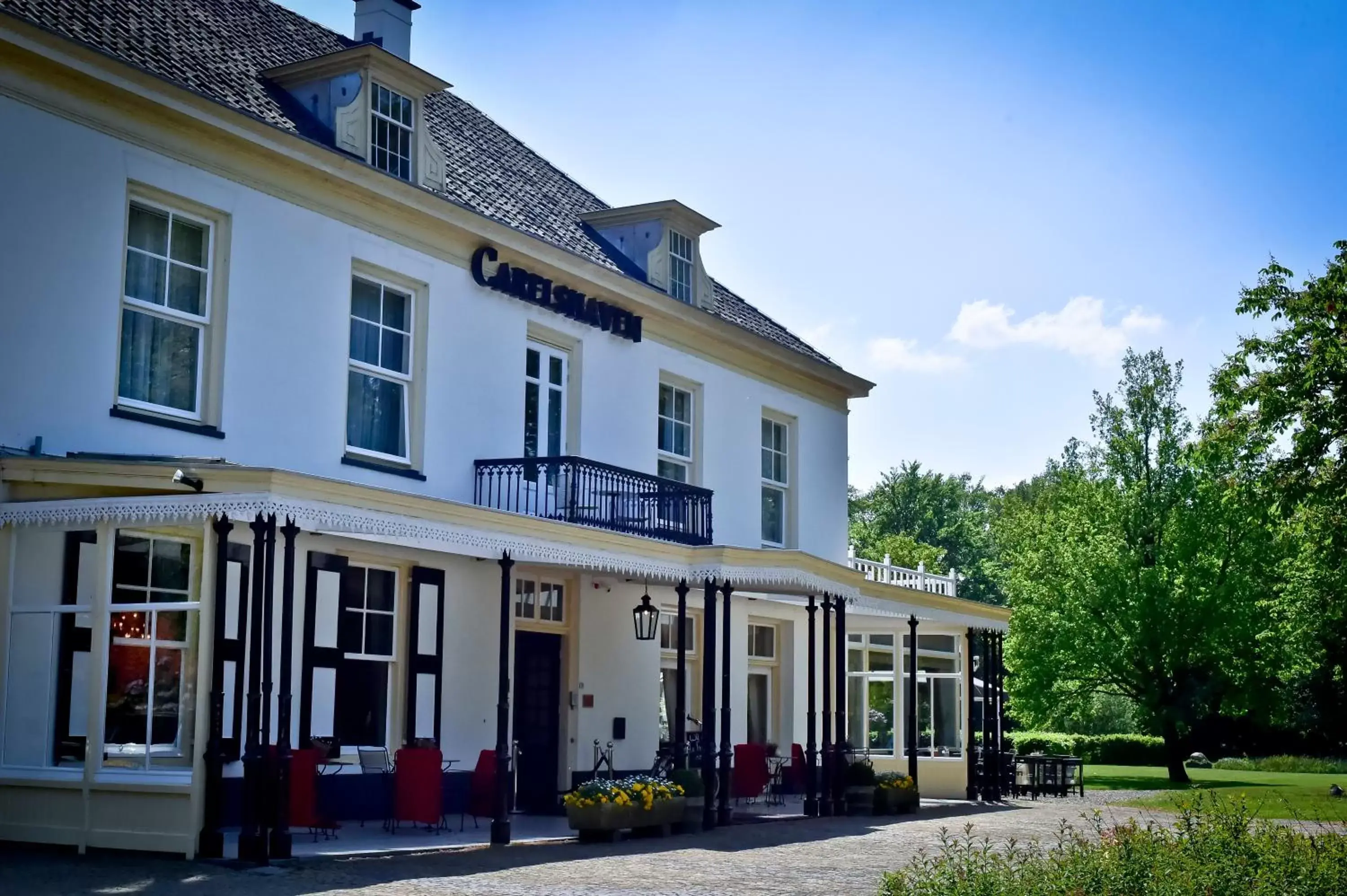 Facade/entrance, Property Building in Landgoed Hotel & Restaurant Carelshaven