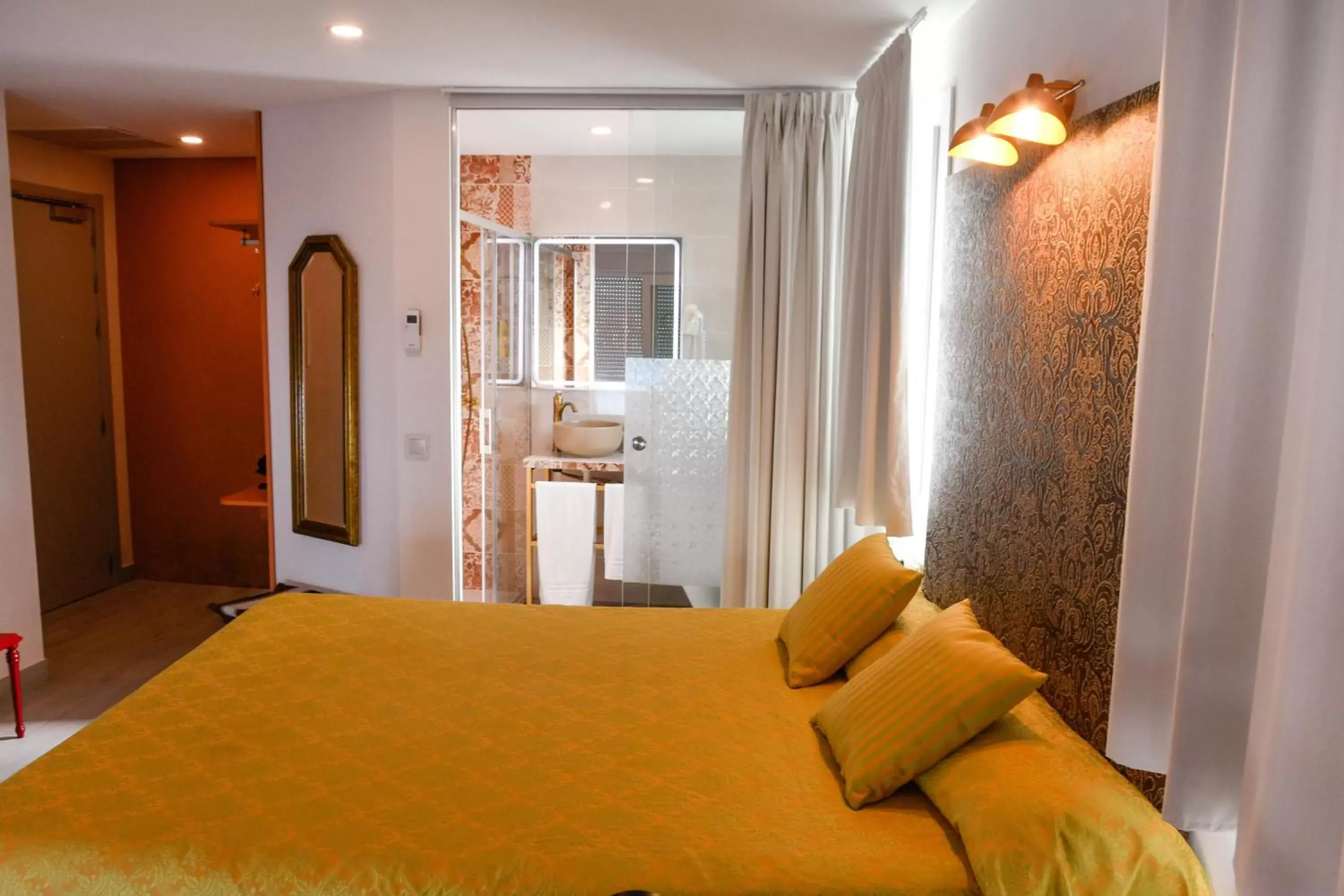 Photo of the whole room, Bed in NR Mirador del Castillo