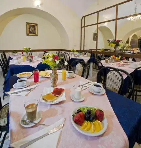 Restaurant/Places to Eat in Hotel Altavilla