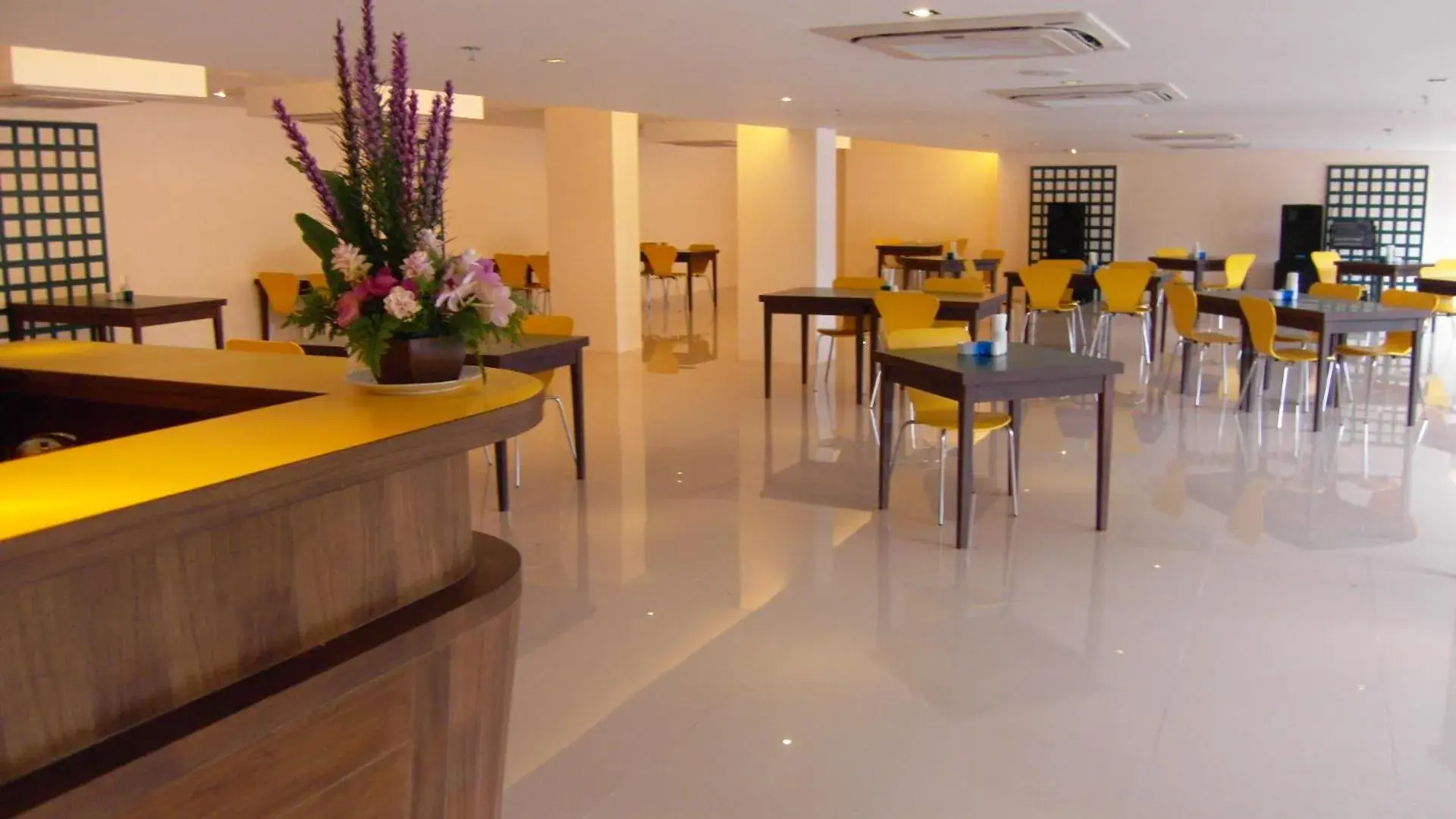 Restaurant/places to eat in Mayflower Grande Chiang Mai Restaurant/places to eat in Mayflower Grande Chiang Mai