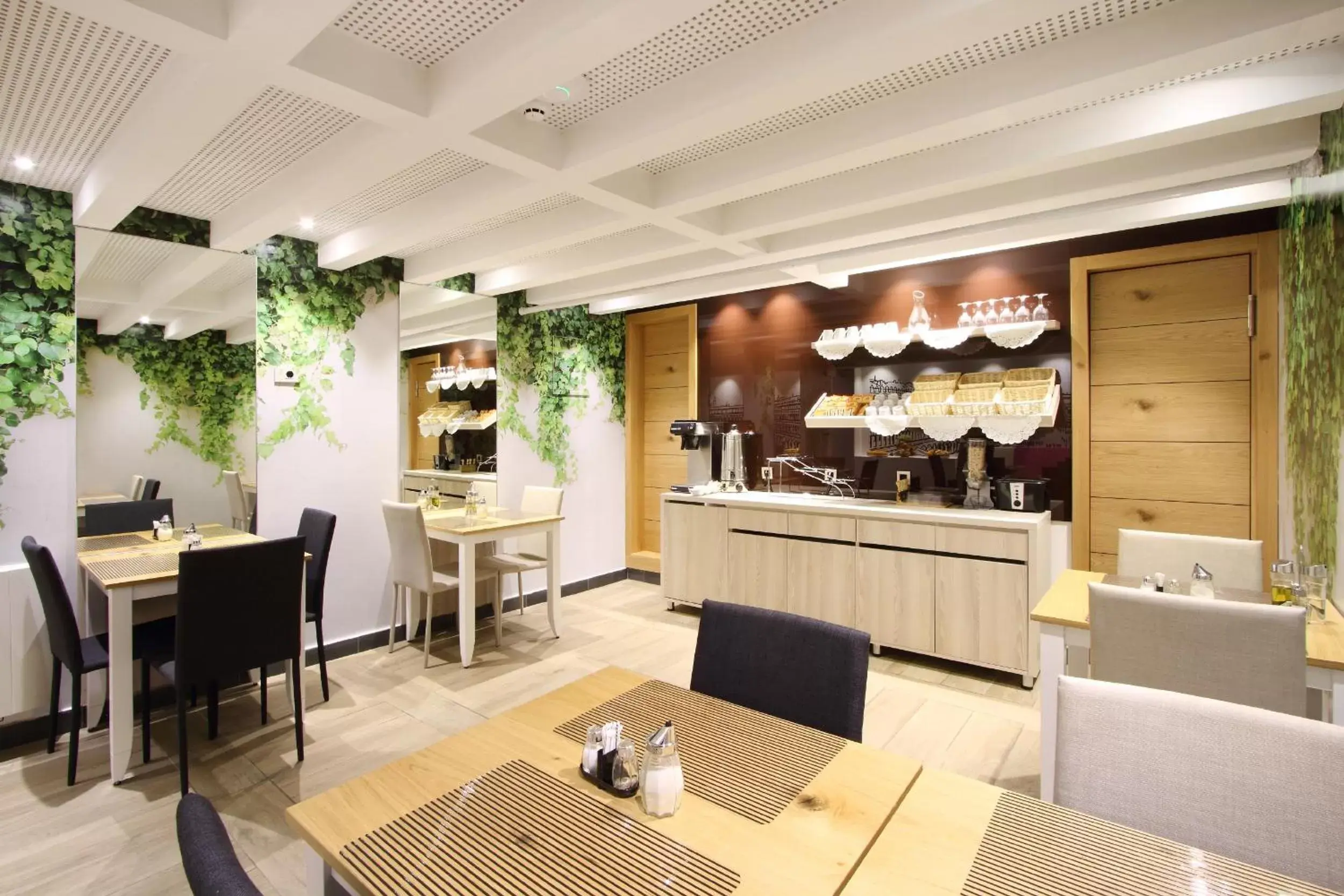 Restaurant/places to eat in Hotel Cosmopolit Restaurant/places to eat in Hotel Cosmopolit