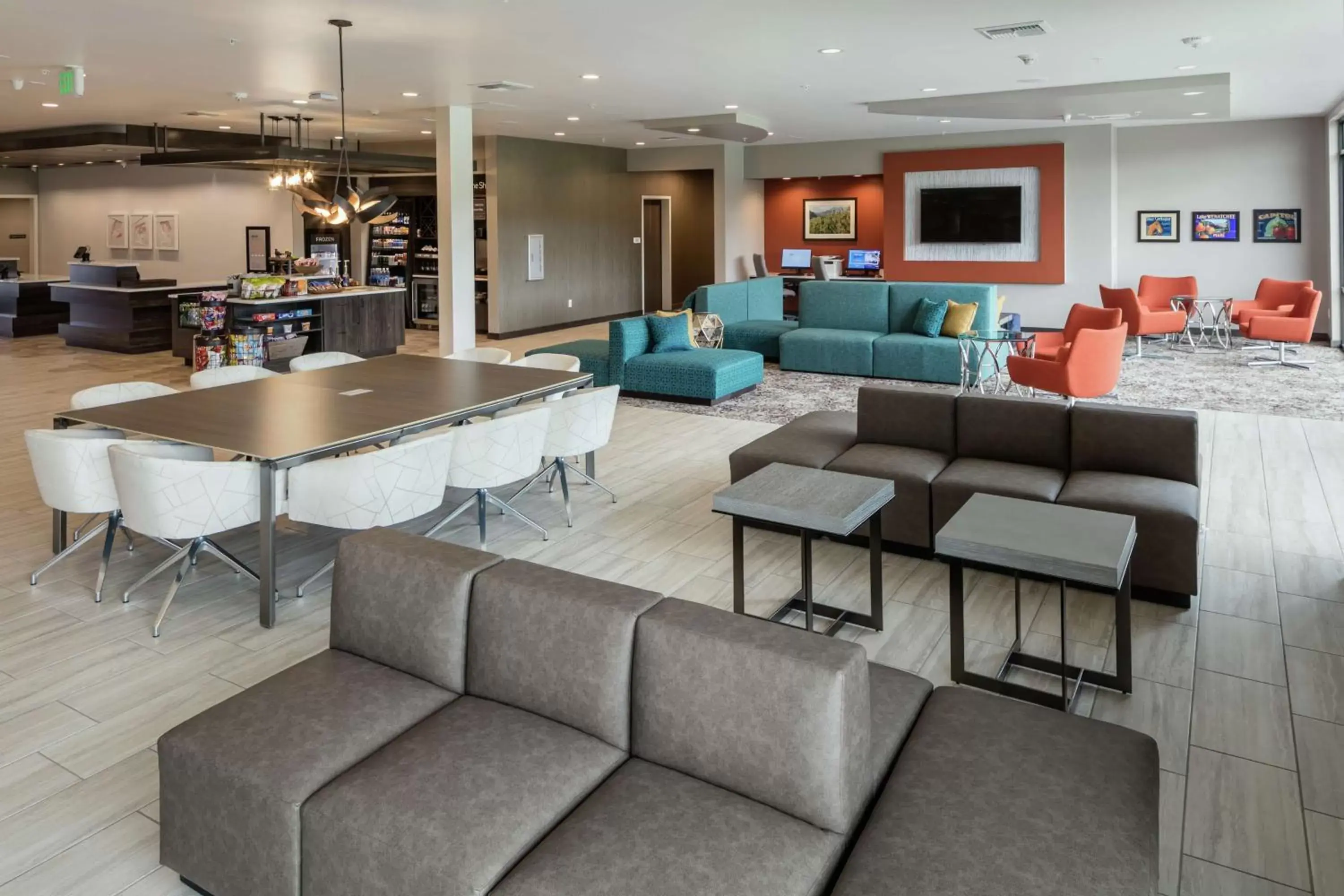 Lobby or reception, Lounge/Bar in Hilton Garden Inn Wenatchee, Wa