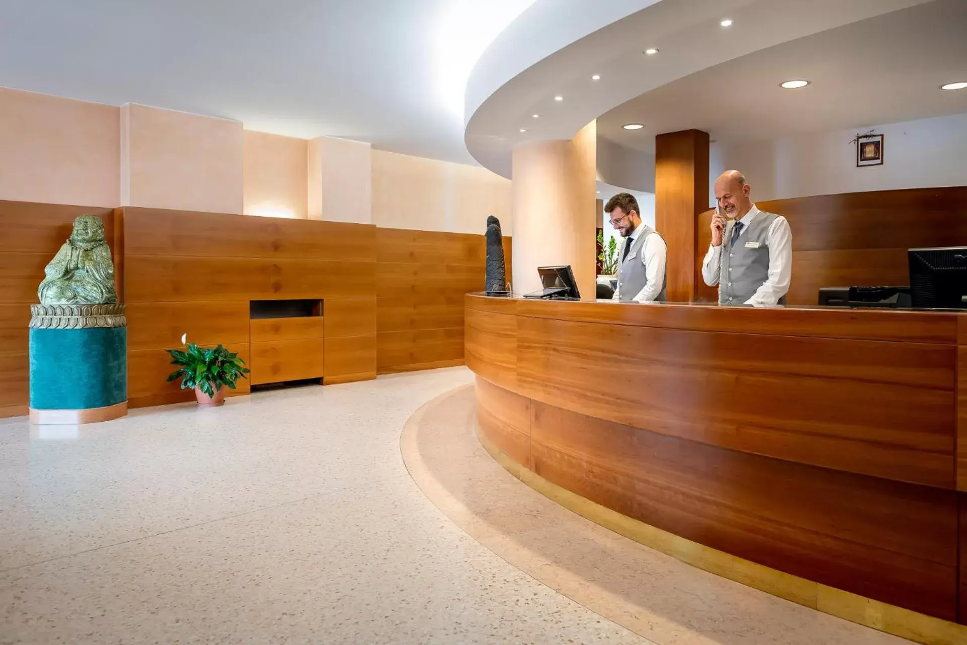 Staff, Lobby/Reception in Best Western Cavalieri Della Corona