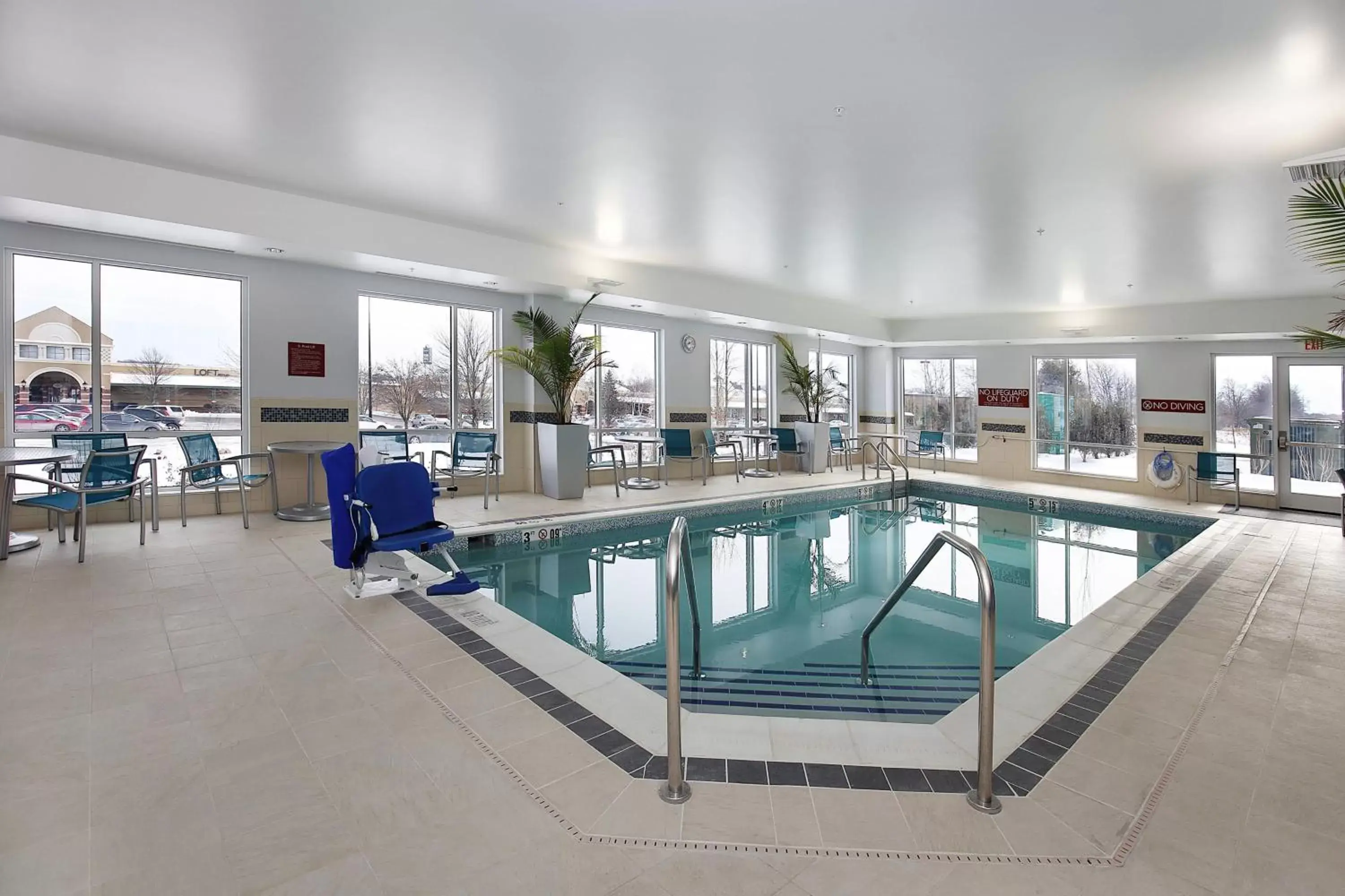 Swimming Pool in TownePlace Suites by Marriott Grove City Mercer/Outlets
