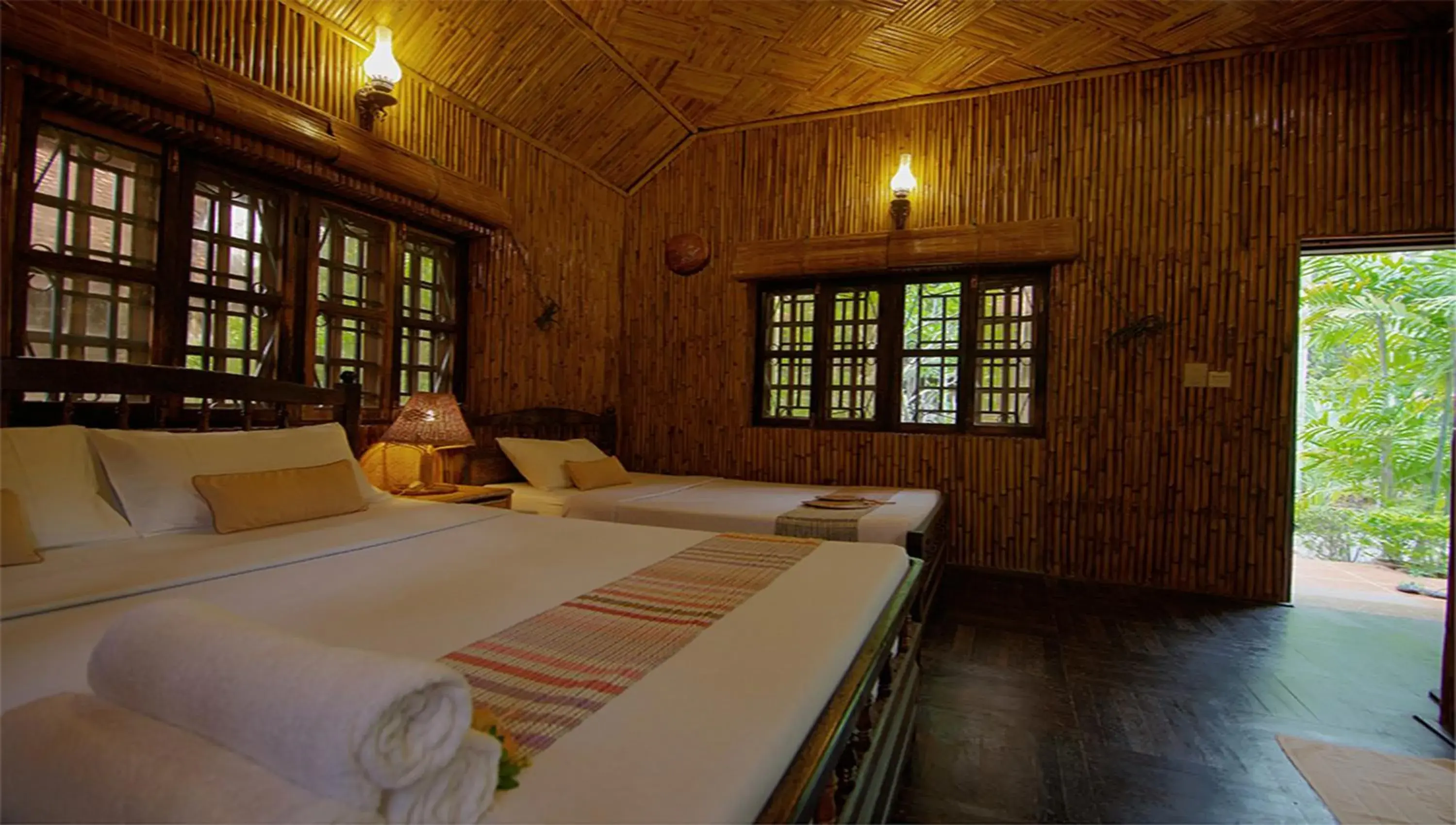 Bedroom, Bed in Palm Village Resort & Spa