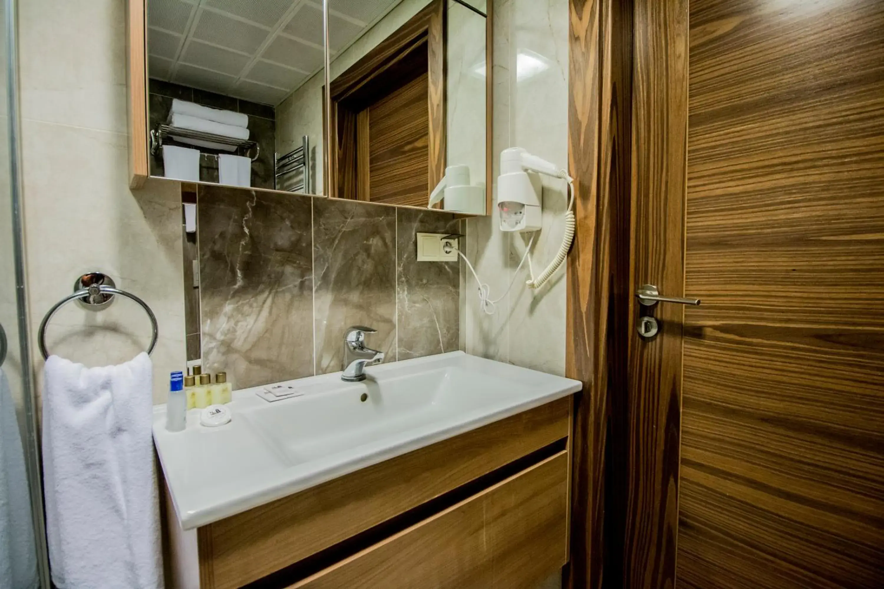 Bathroom in HOTEL BUSİNESS HAN