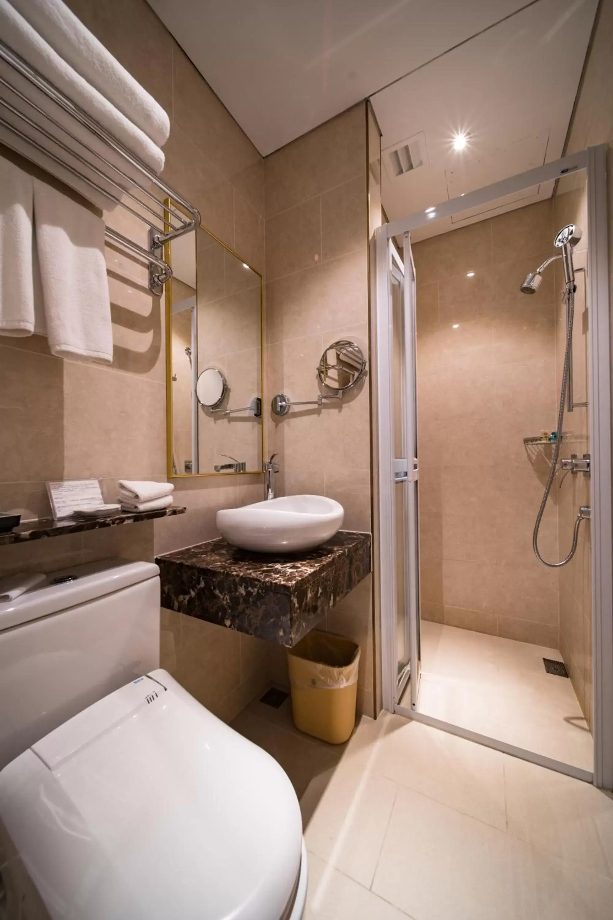 Shower, Bathroom in Nam Keng Hotel Penang