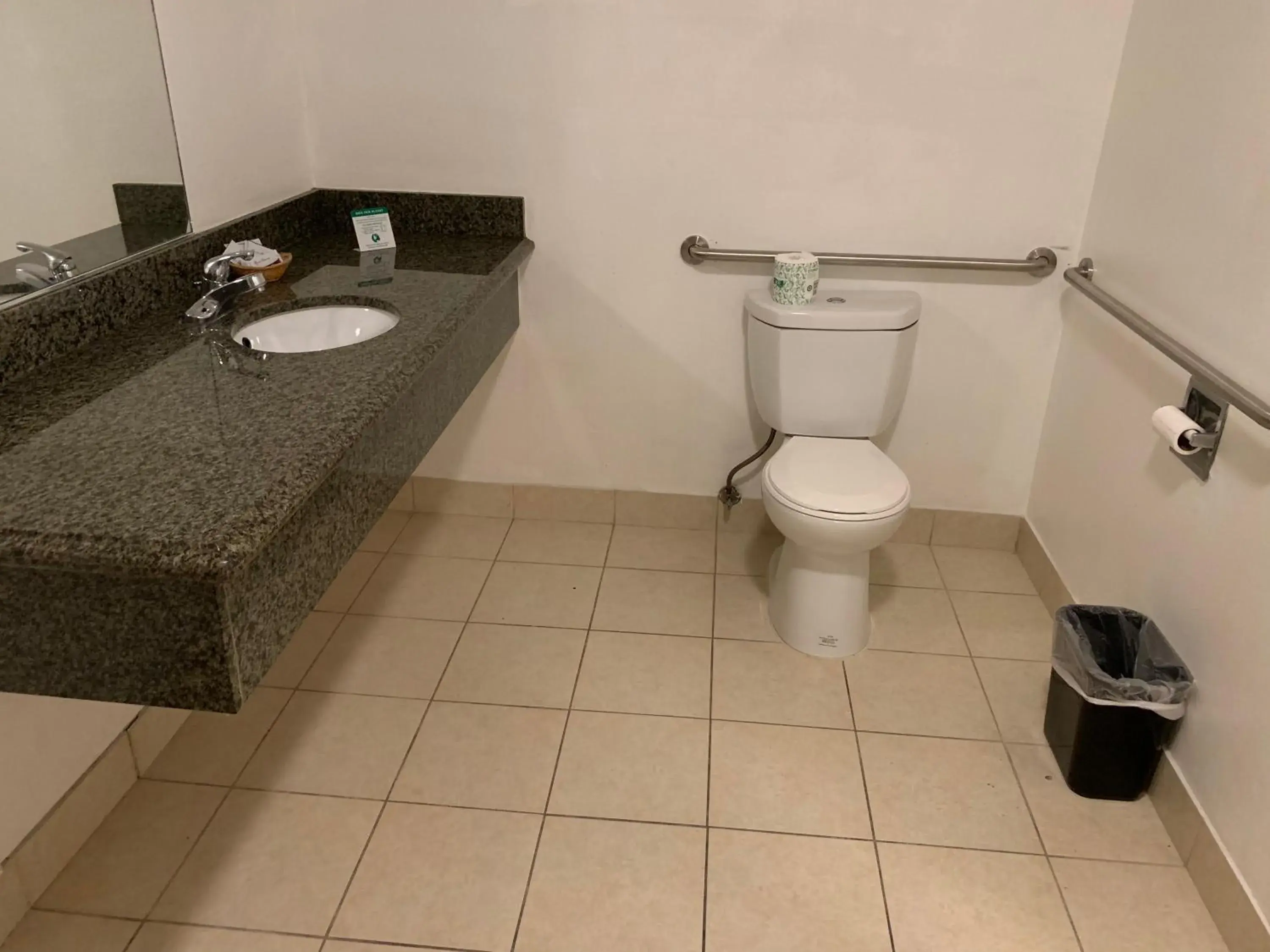 Bathroom in El Segundo Inn