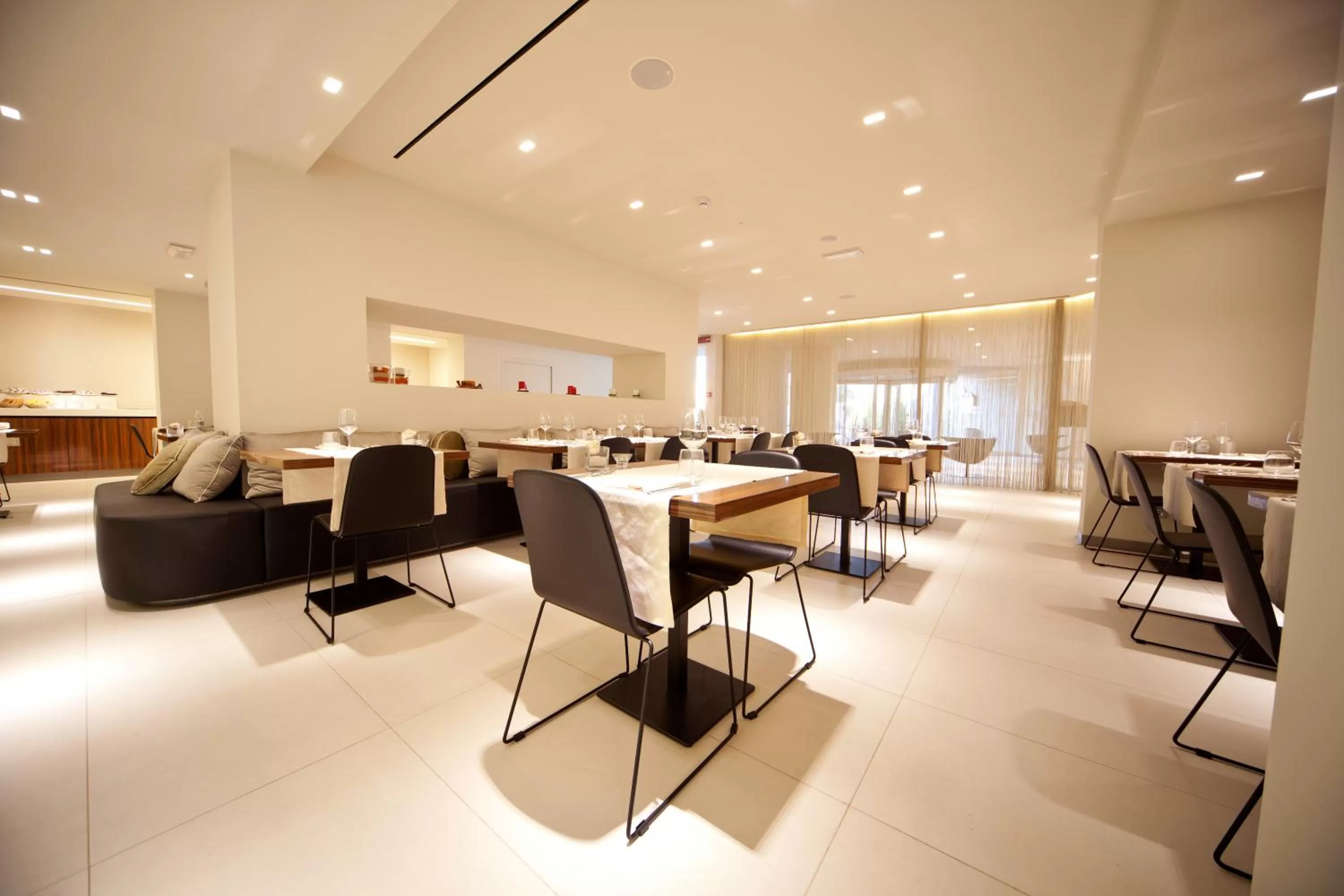 Restaurant/places to eat in Albergo Dei Laghi