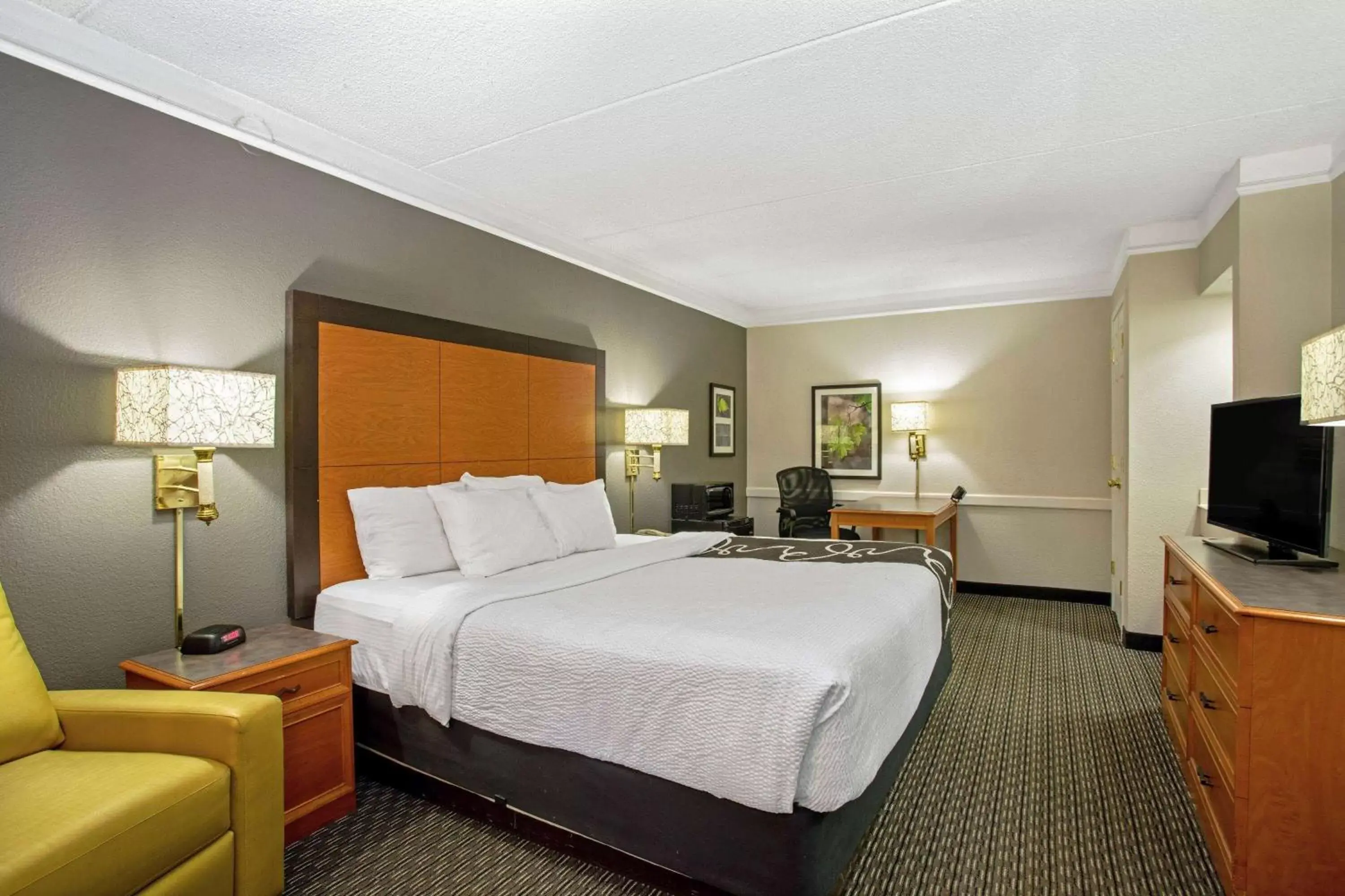 Photo of the whole room in La Quinta Inn by Wyndham Denver Golden