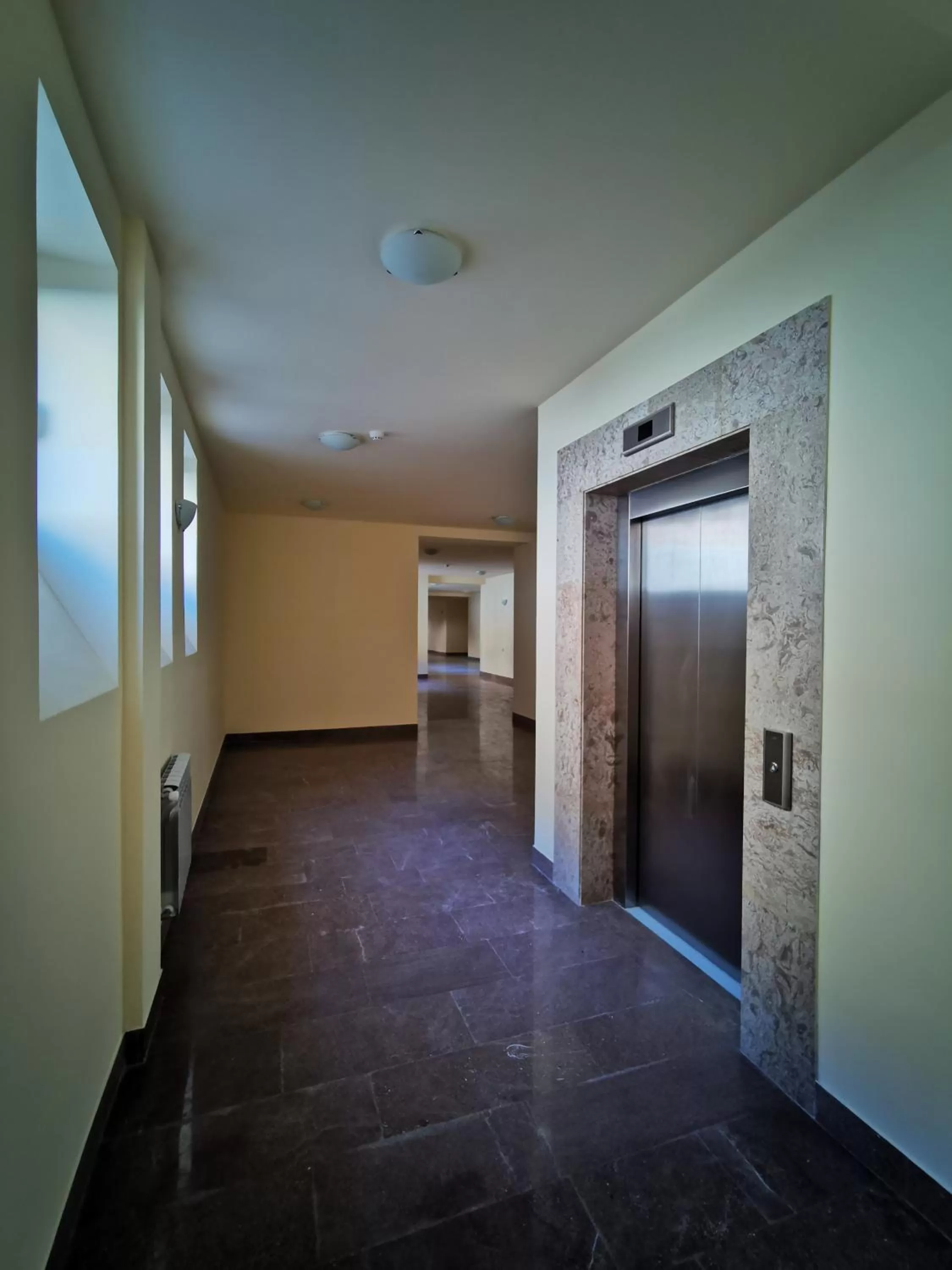 elevator in Vanatun Monastery Stay