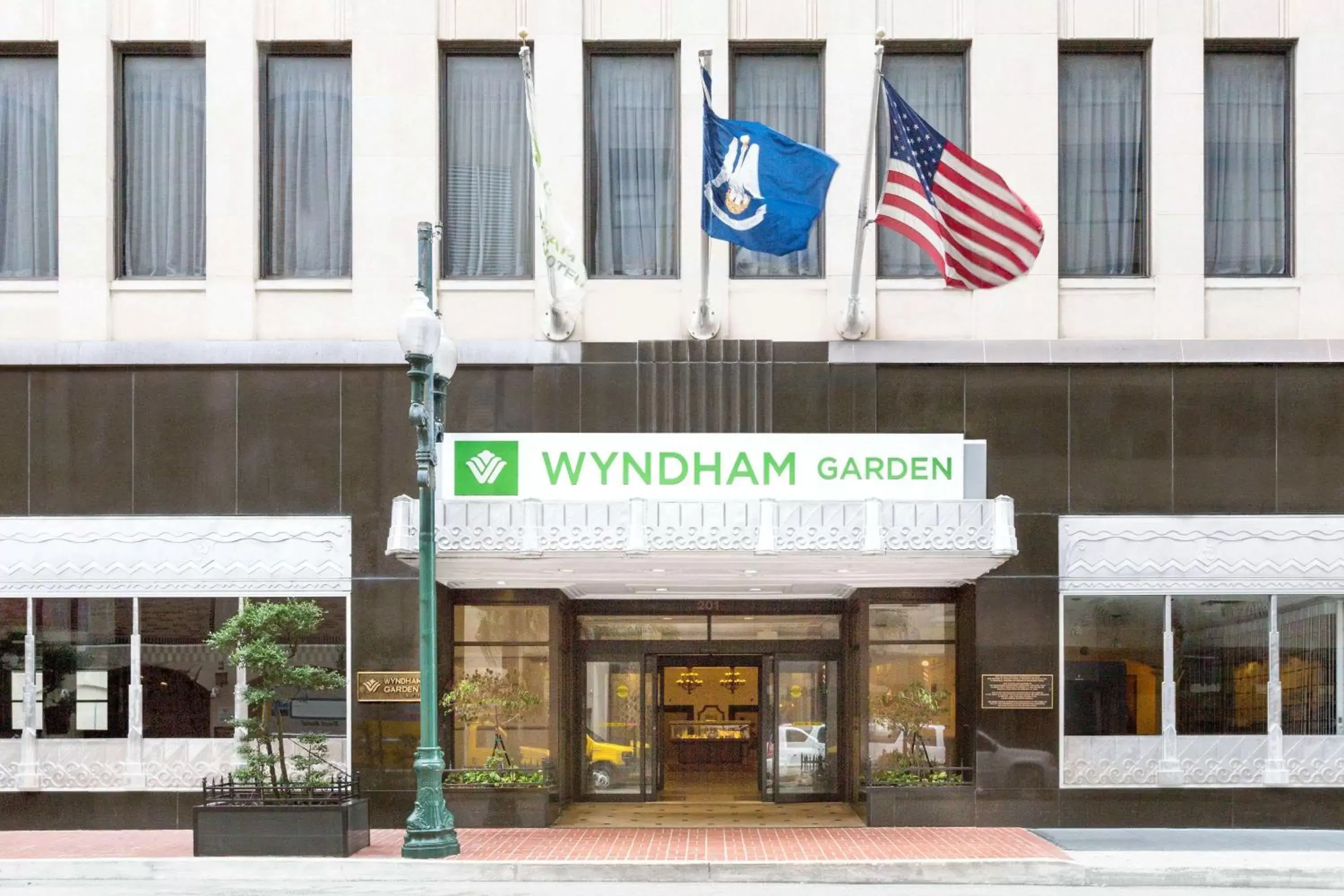 Property building in Wyndham Garden Baronne Plaza