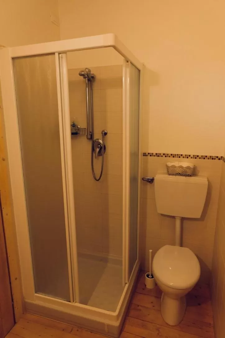 Bathroom in Red Fenice