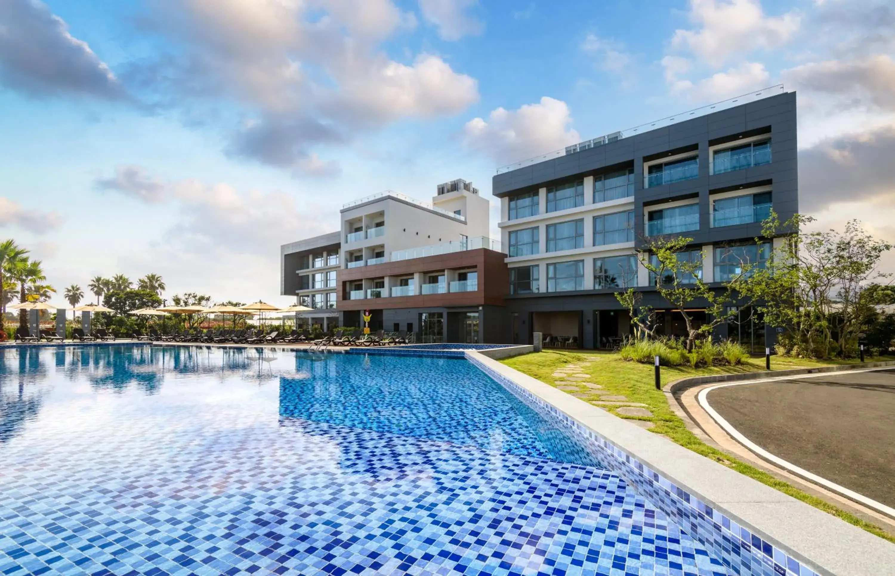 Swimming pool in The Grand Sumorum Swimming pool in The Grand Sumorum