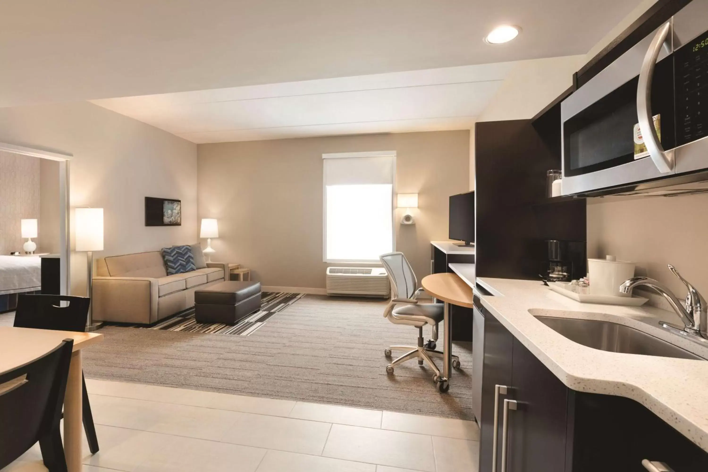 Bedroom, Kitchen/Kitchenette in Home2 Suites by Hilton Nashville Franklin Cool Springs