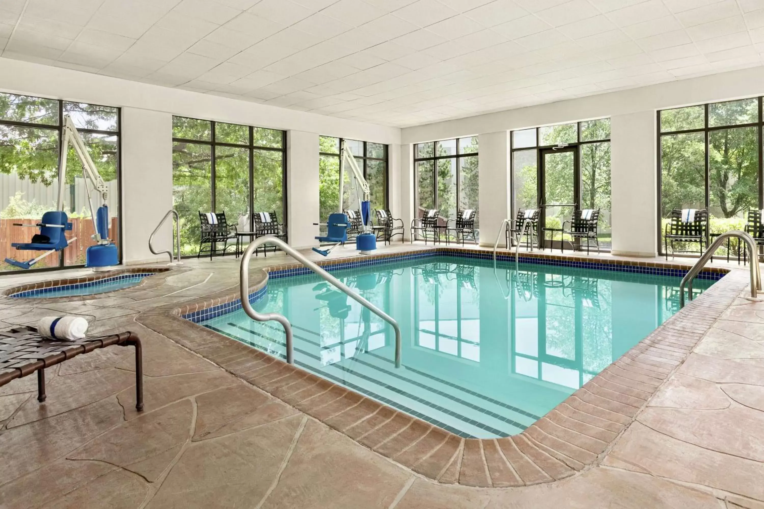 Pool view, Swimming Pool in Hampton Inn Washington-Dulles International Airport South