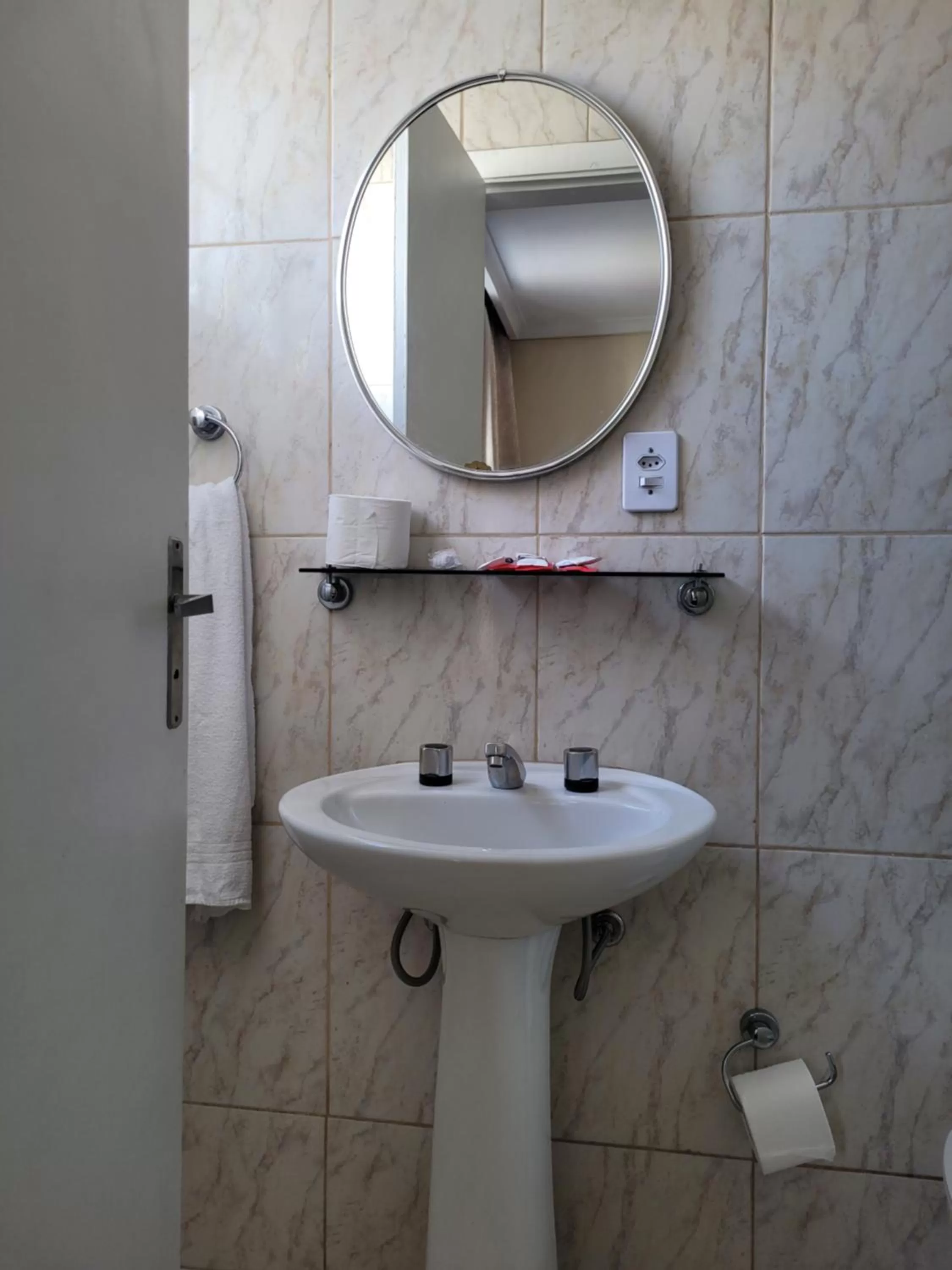 Bathroom in Hotel Estação Express