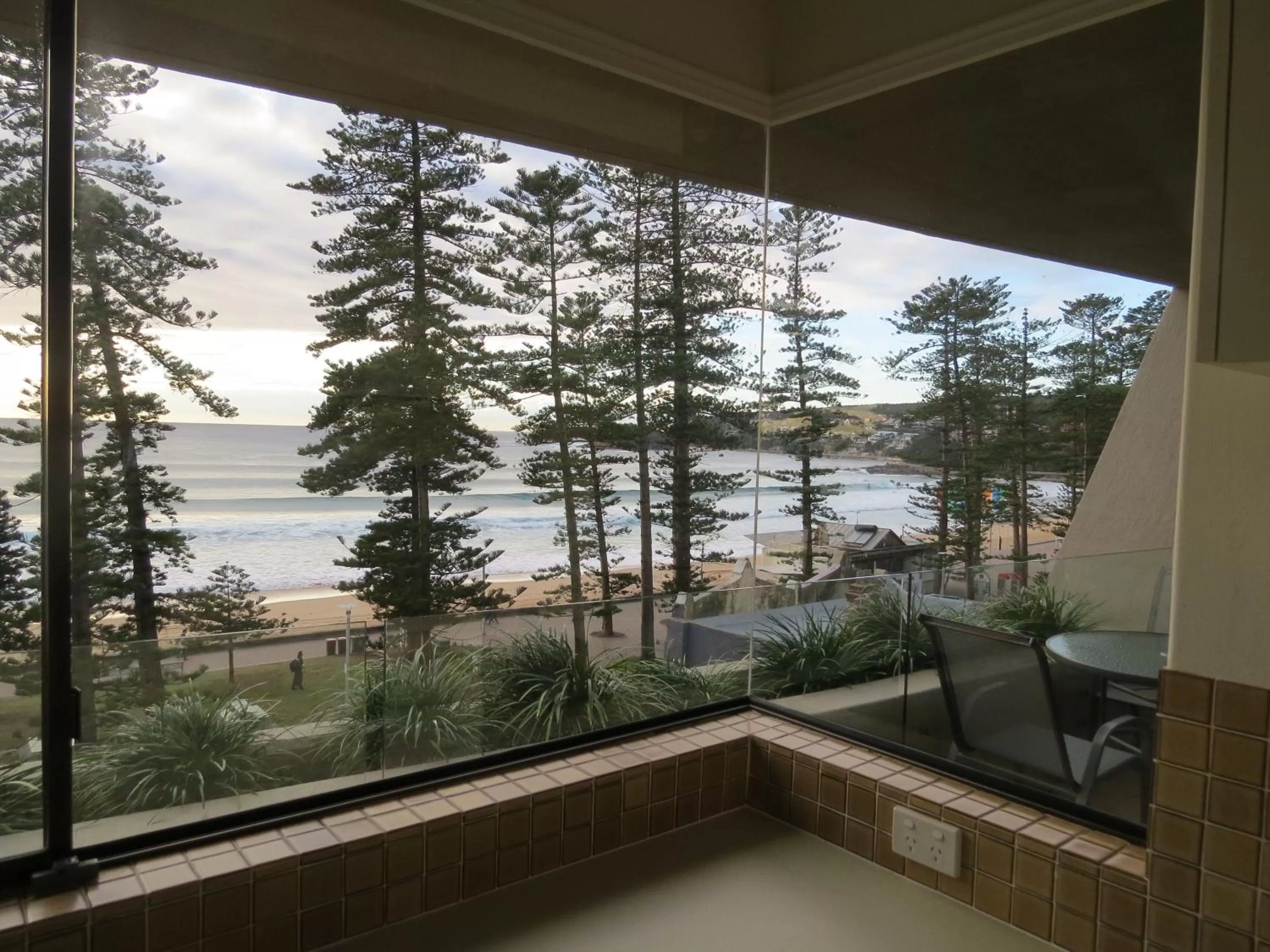 Day in Manly Paradise Motel & Apartments