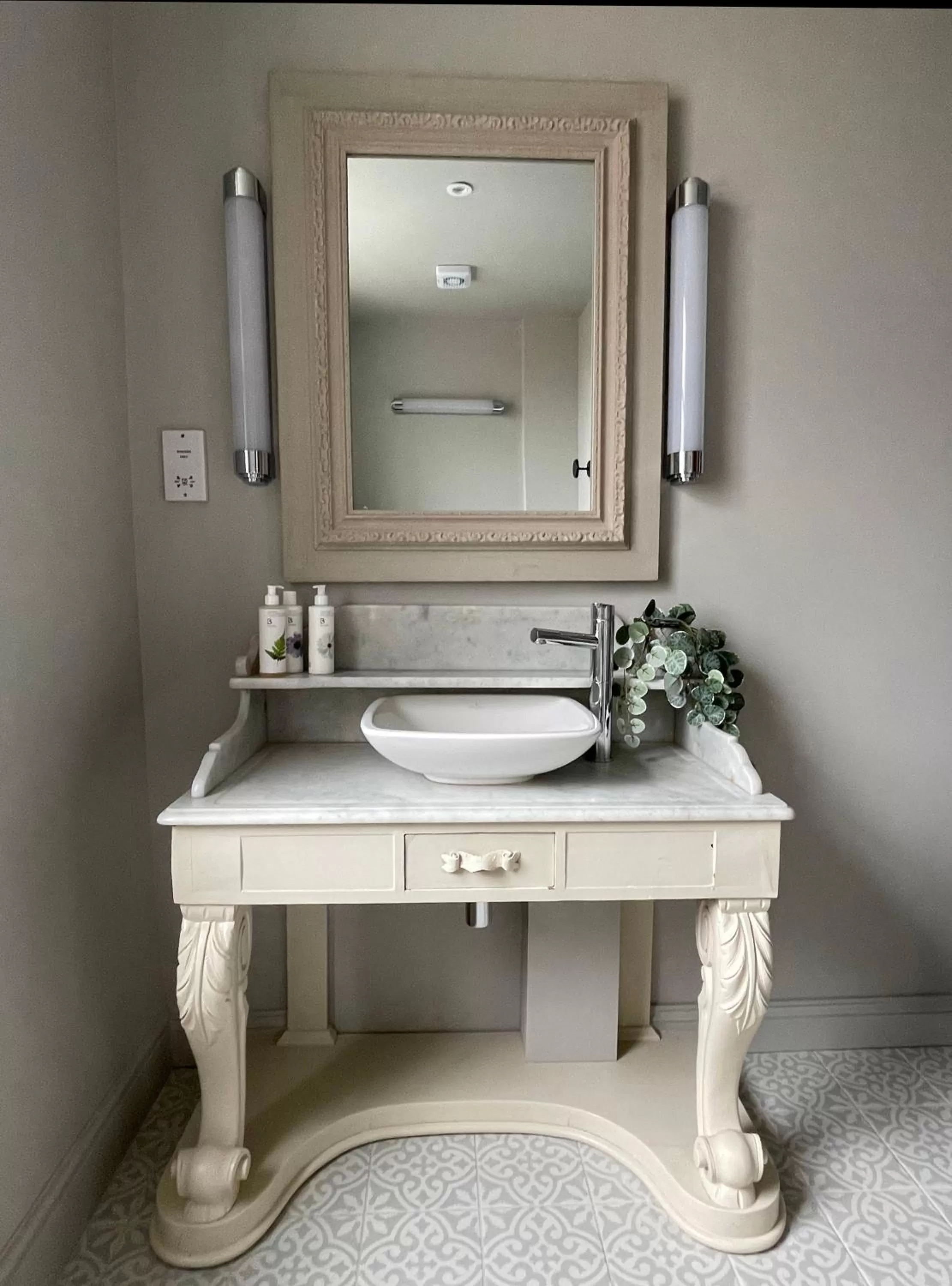 Bathroom in The King's Arms