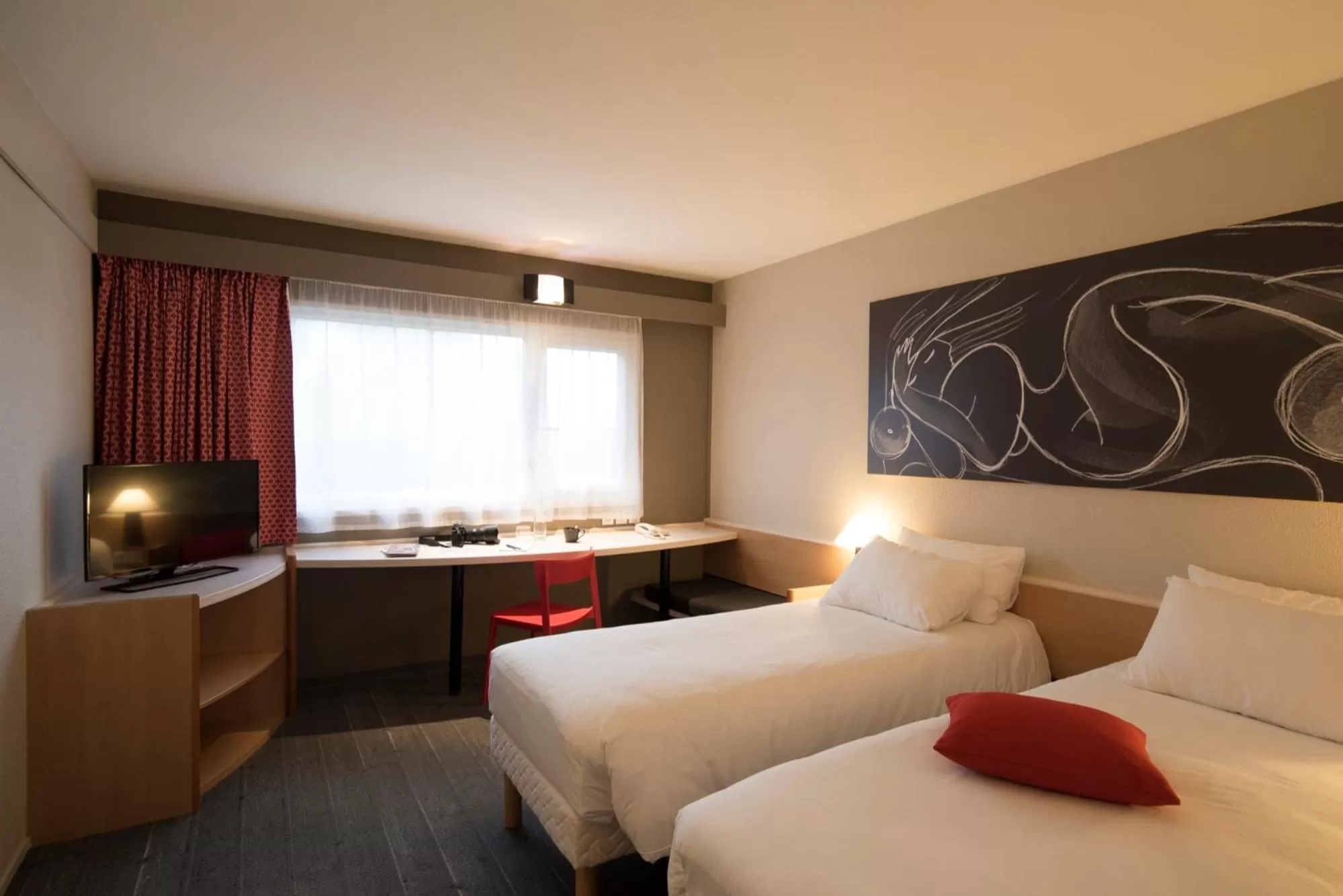 Bedroom, Bed in ibis Metz Nord