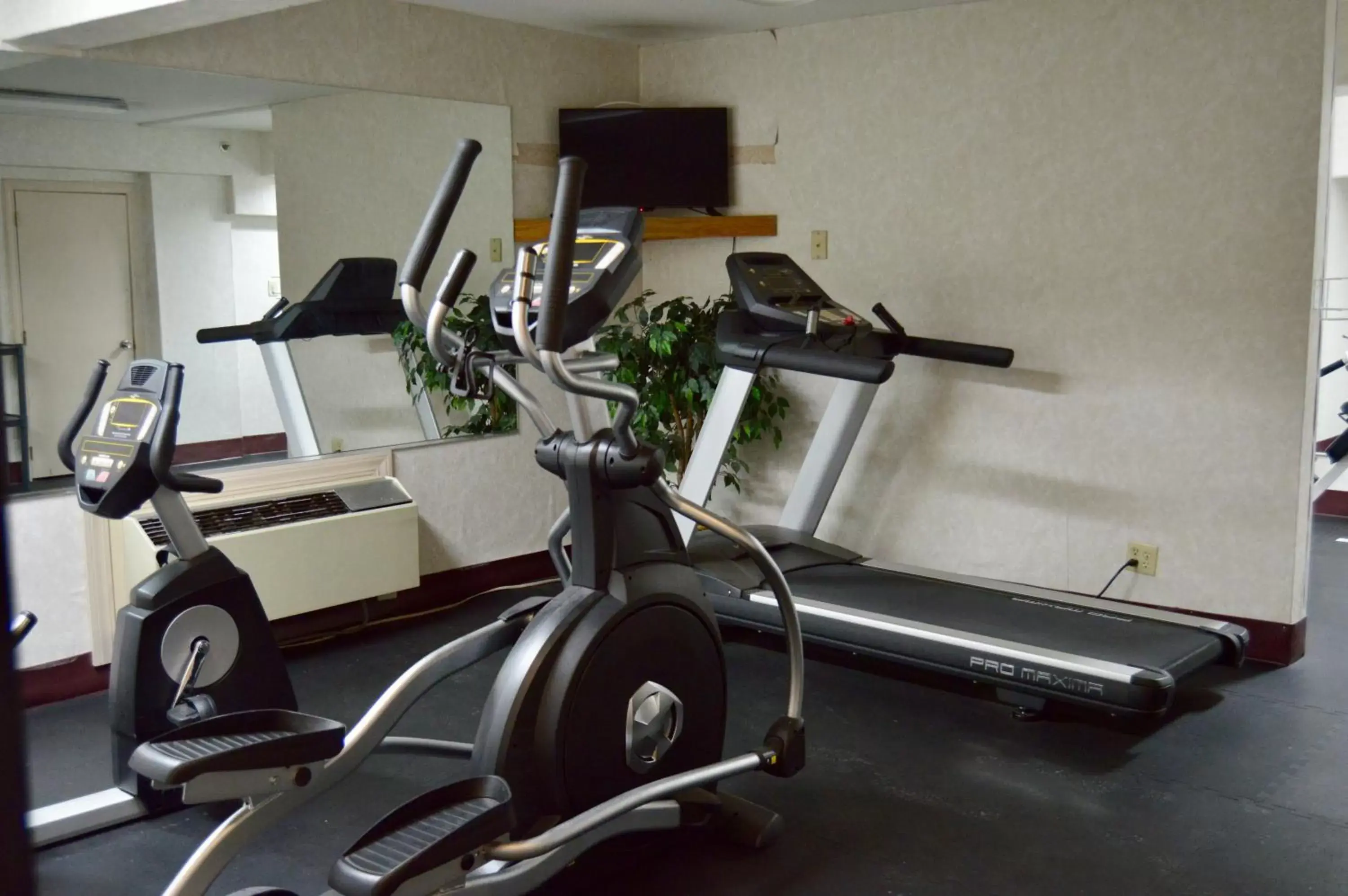Fitness Center/Facilities in Mystic River Hotel & Suites