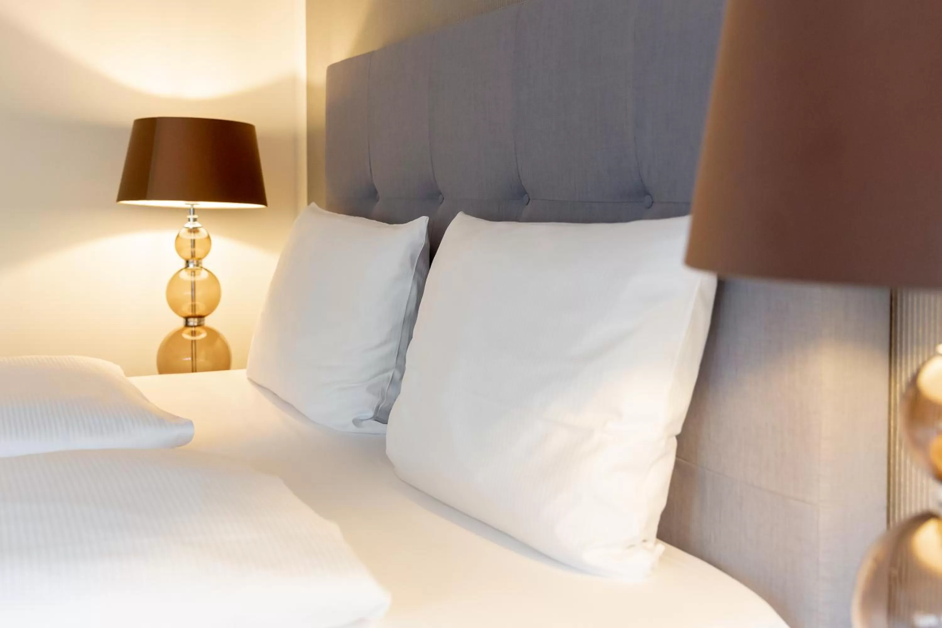 Photo of the whole room, Bed in Parkhotel FRITZ am Brunnen