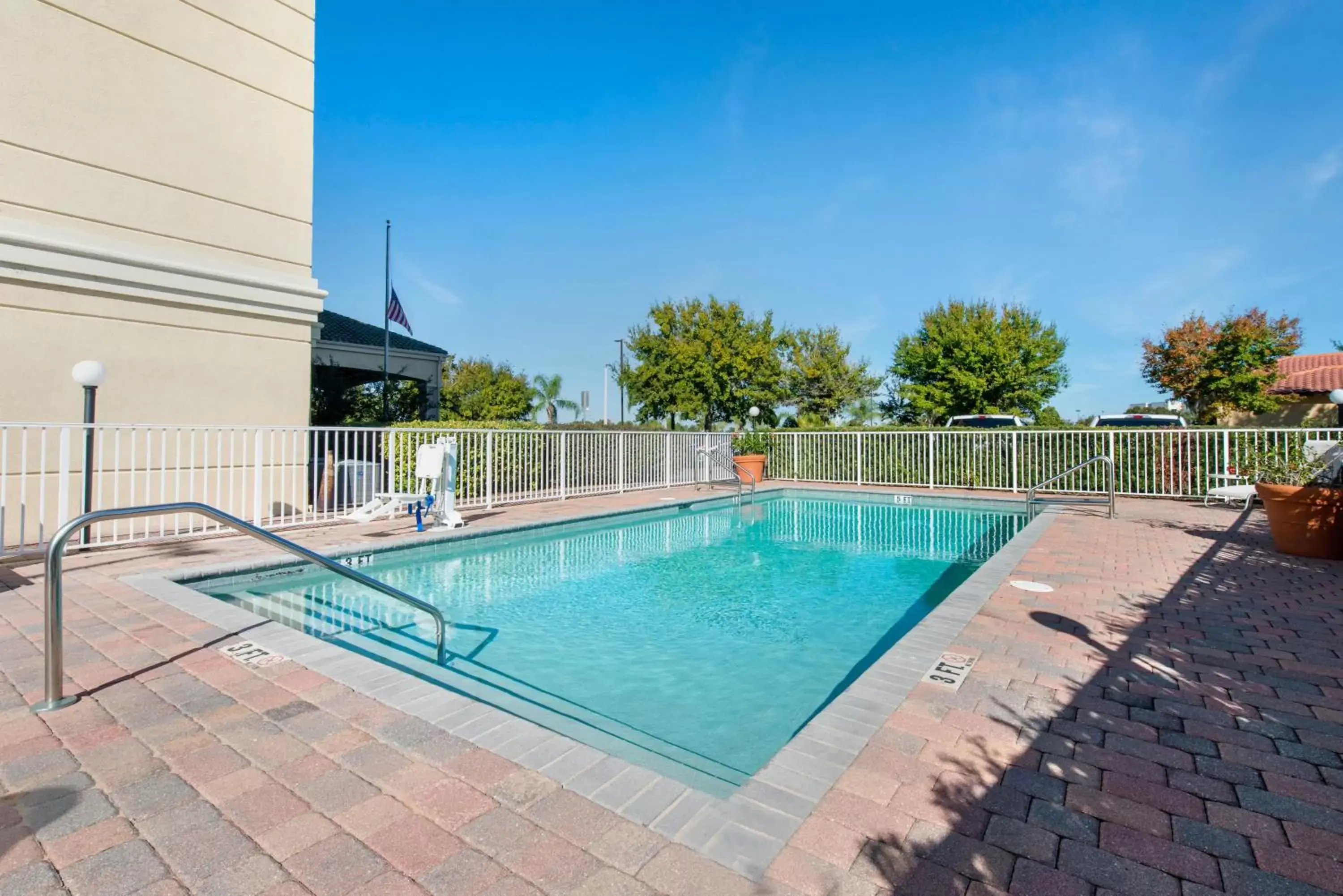 Pool view, Swimming Pool in Comfort Inn & Suites Tavares North