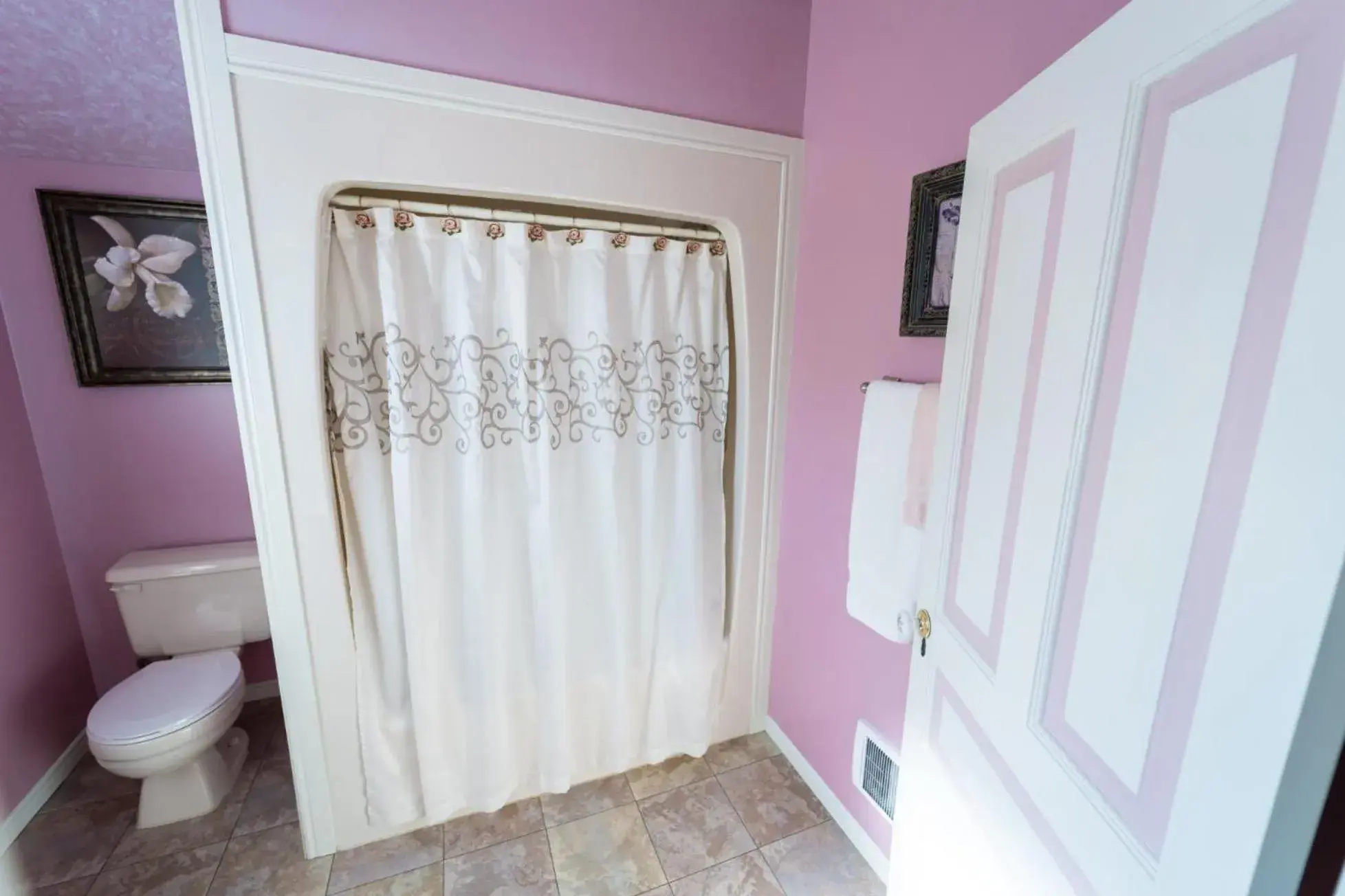 Bathroom in The Maple Inn