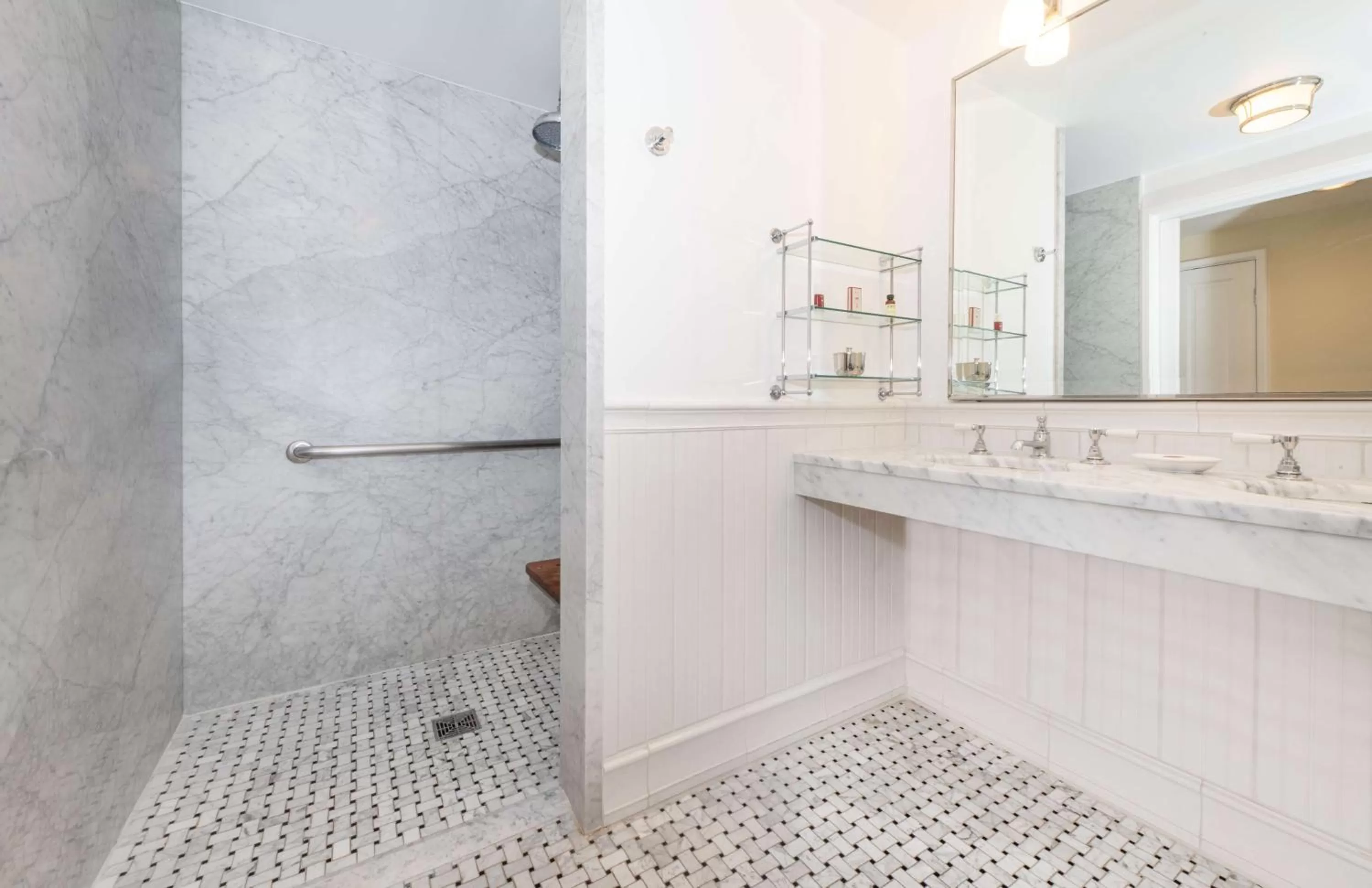 Bathroom in Cameo Beverly Hills