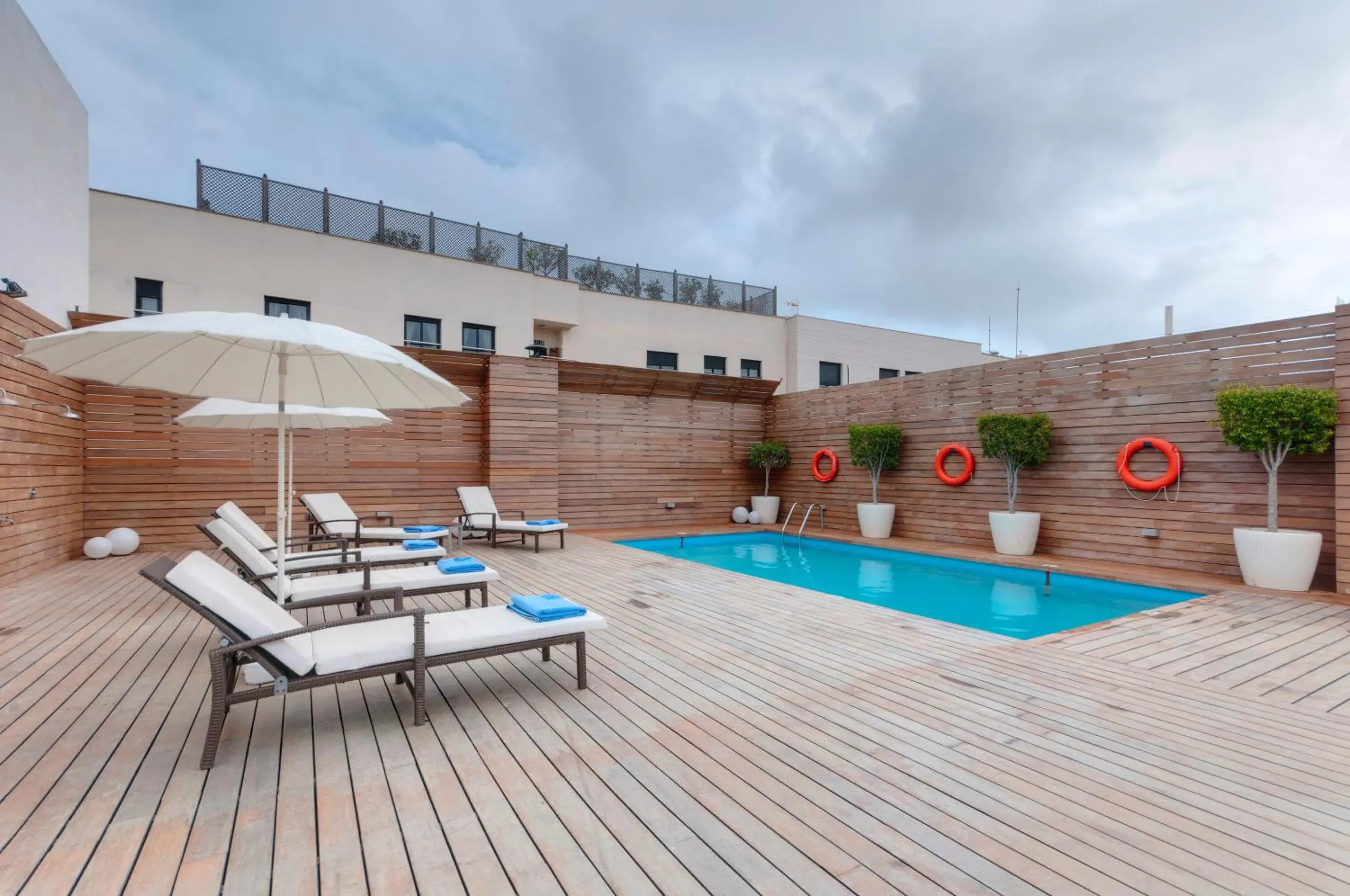 Solarium, Swimming Pool in Hotel Ceuta Puerta de Africa