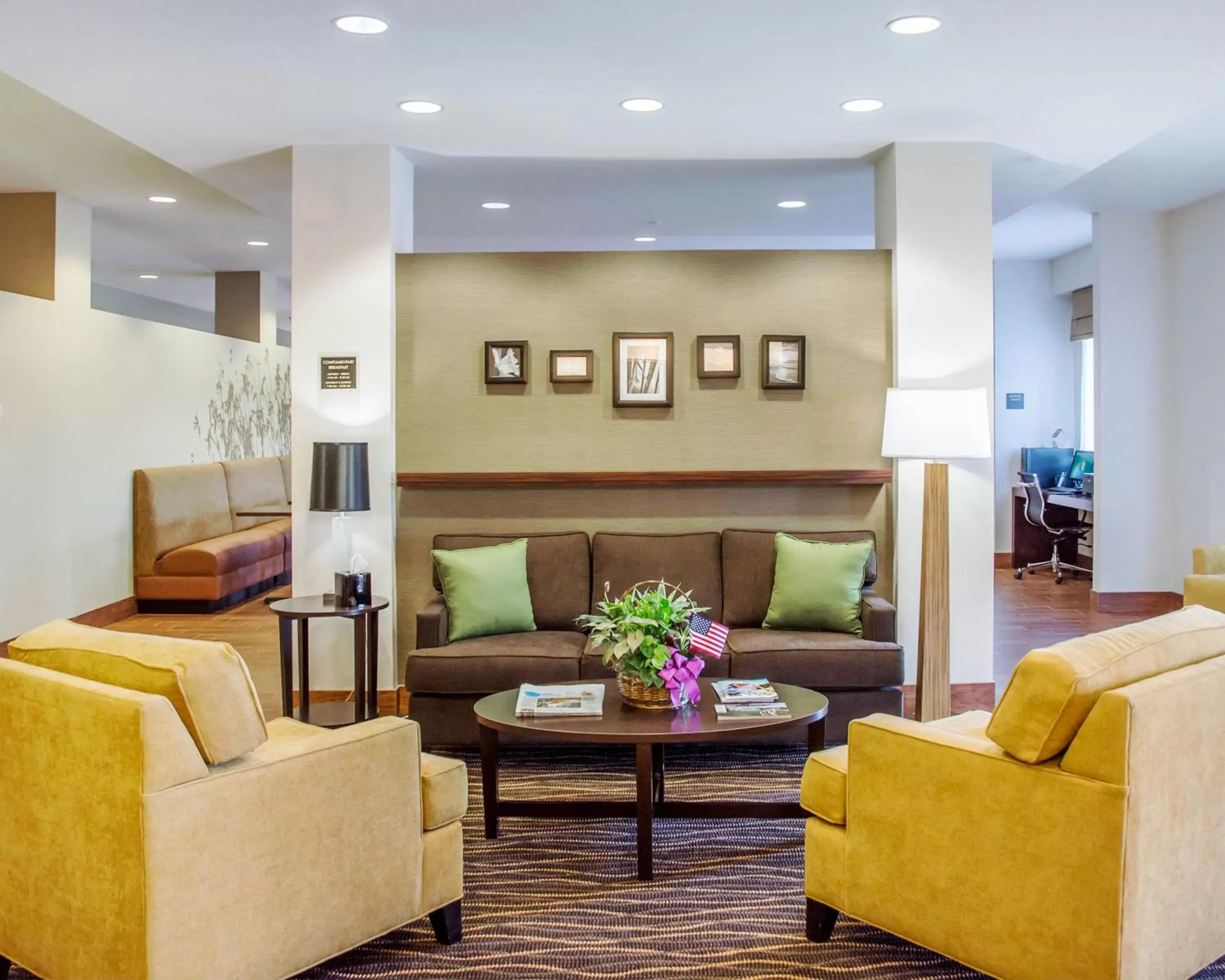 Seating area, Lobby/Reception in Sleep Inn & Suites Parkersburg