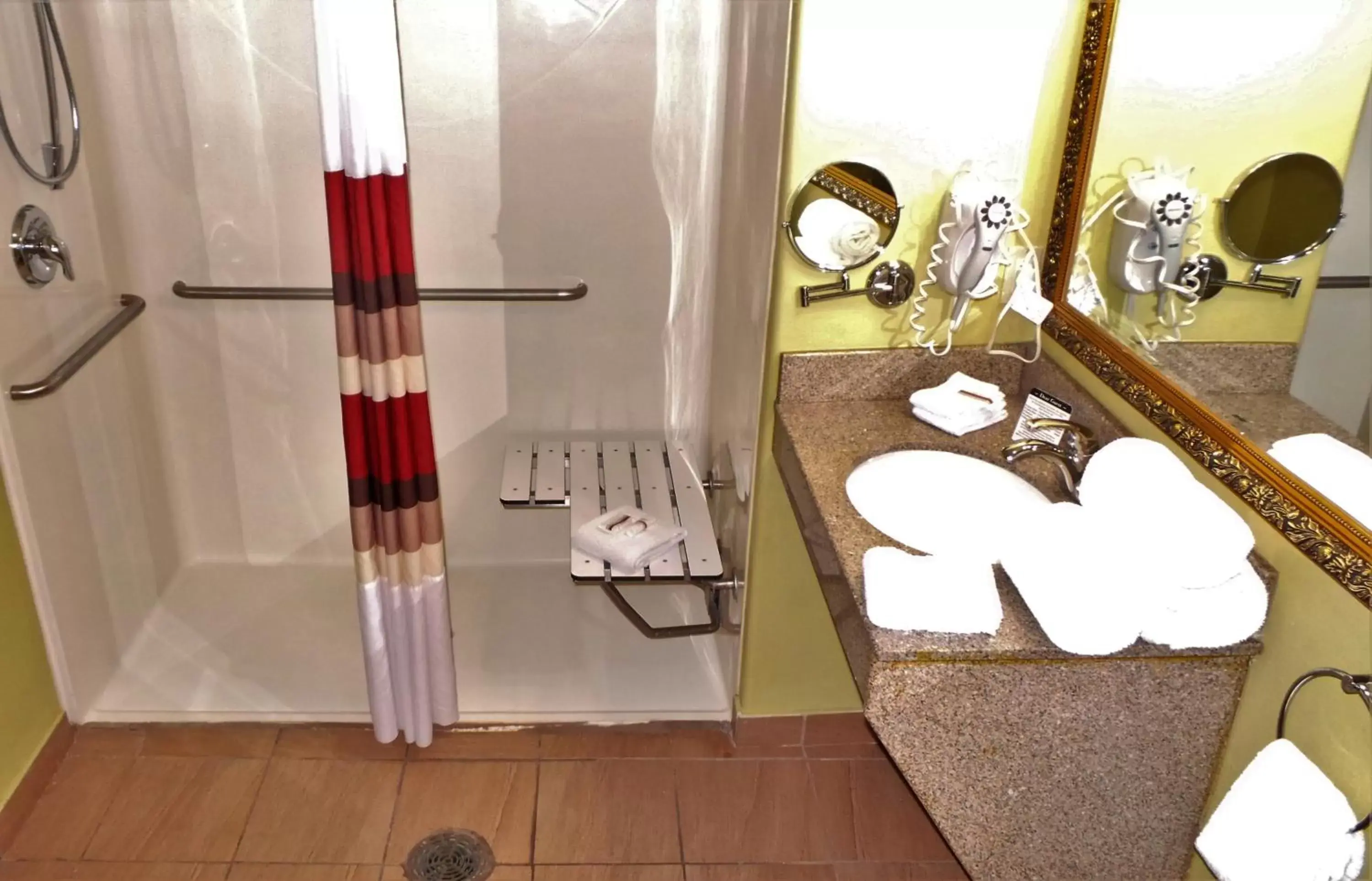 Deluxe Room with Two Queen Beds Disability Access Roll-In Shower Non-Smoking in Red Roof Inn & Suites Detroit - Melvindale/Dearborn Deluxe Room with Two Queen Beds Disability Access Roll-In Shower Non-Smoking in Red Roof Inn & Suites Detroit - Melvindale/Dearborn