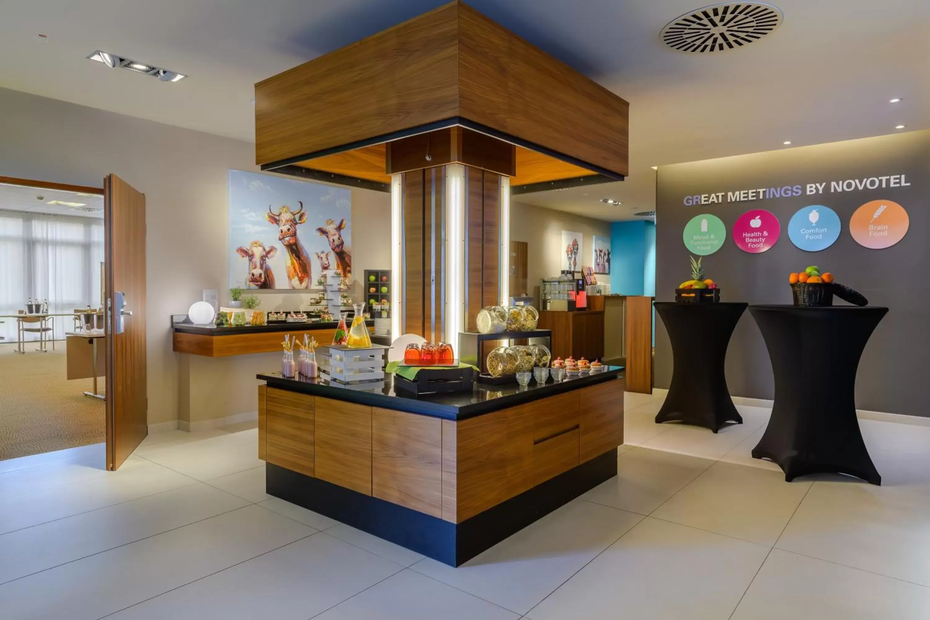 Restaurant/places to eat in Novotel Nurnberg AM Messezentrum