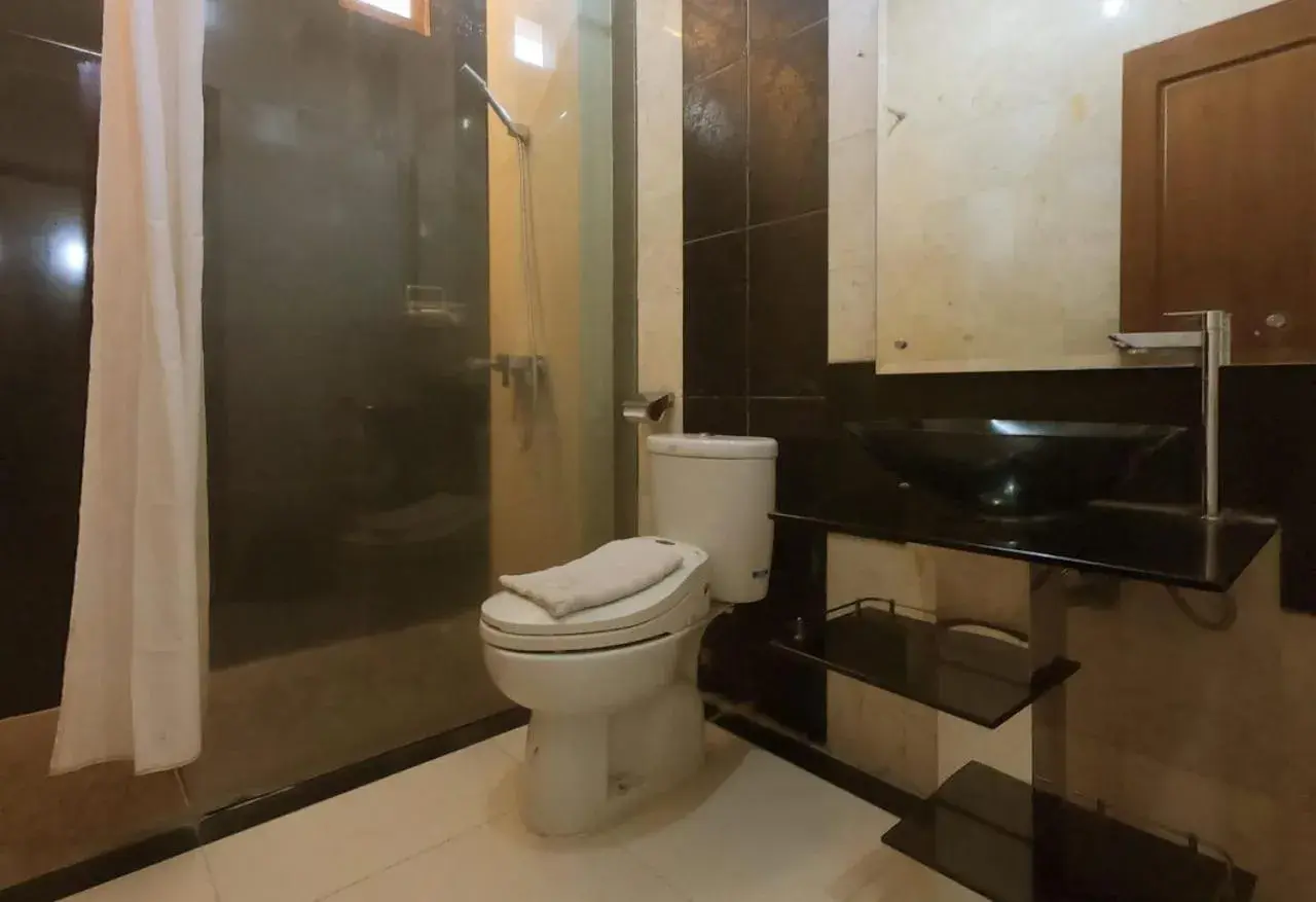 Bathroom in Omah Qu Guesthouse Malioboro