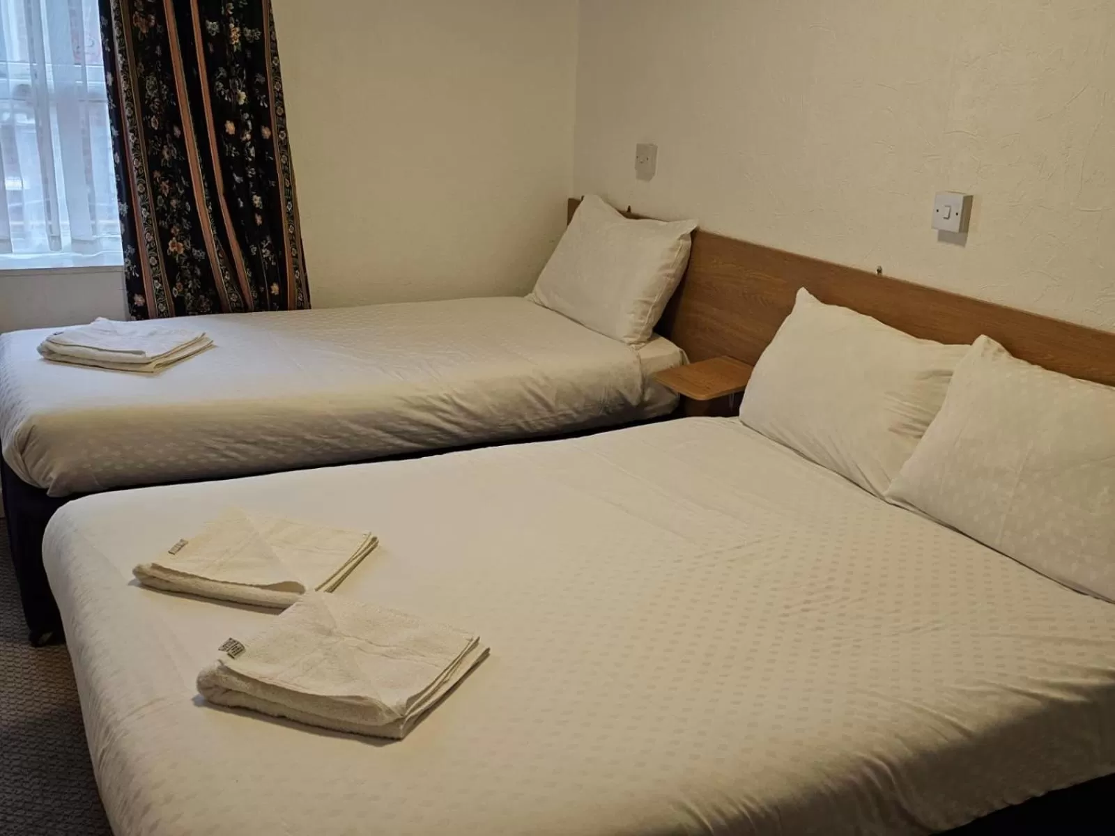 Bedroom, Bed in Balmoral Hotel