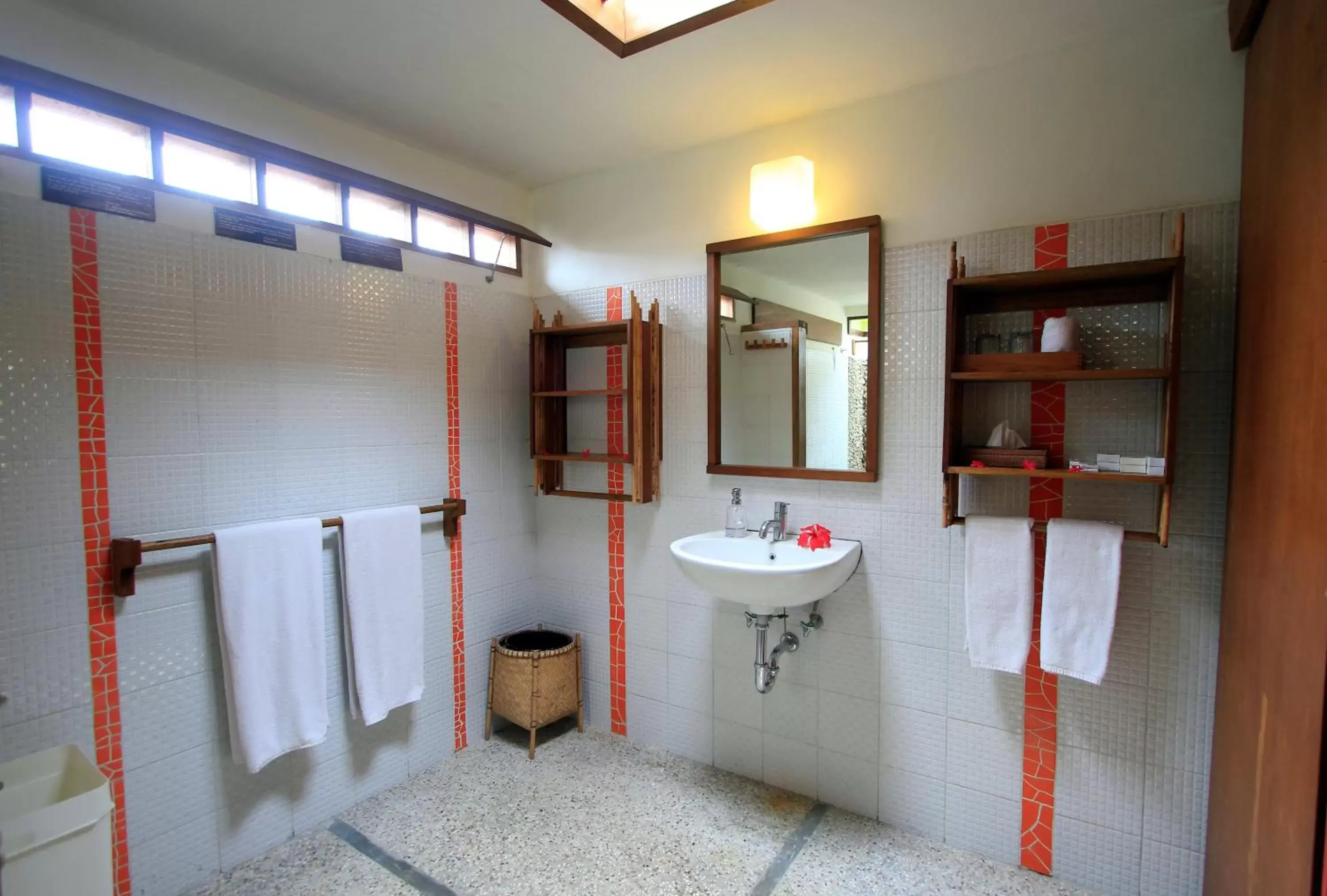 Bathroom in Cocotinos Manado