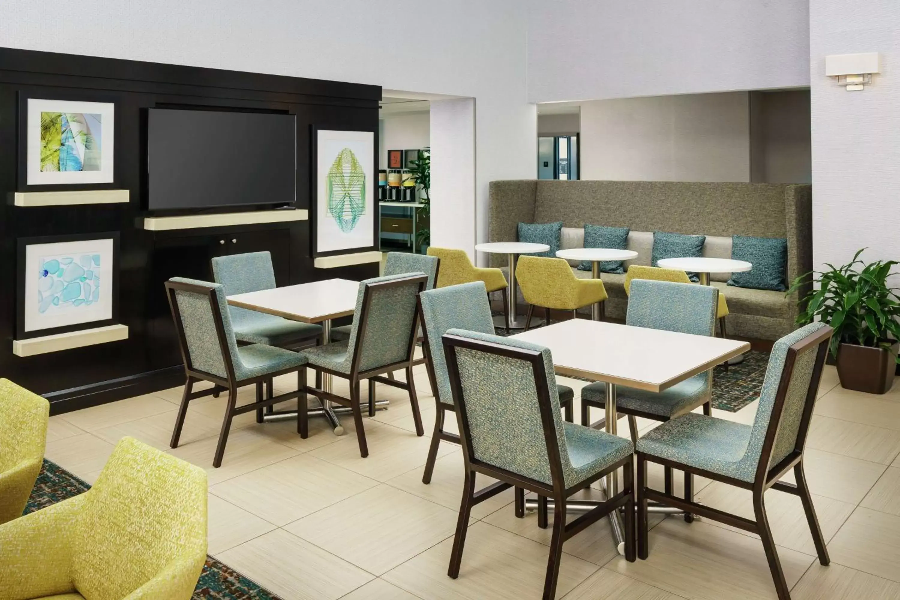 Lobby or reception, Restaurant/Places to Eat in Hampton Inn & Suites Ft. Lauderdale/West-Sawgrass/Tamarac, FL