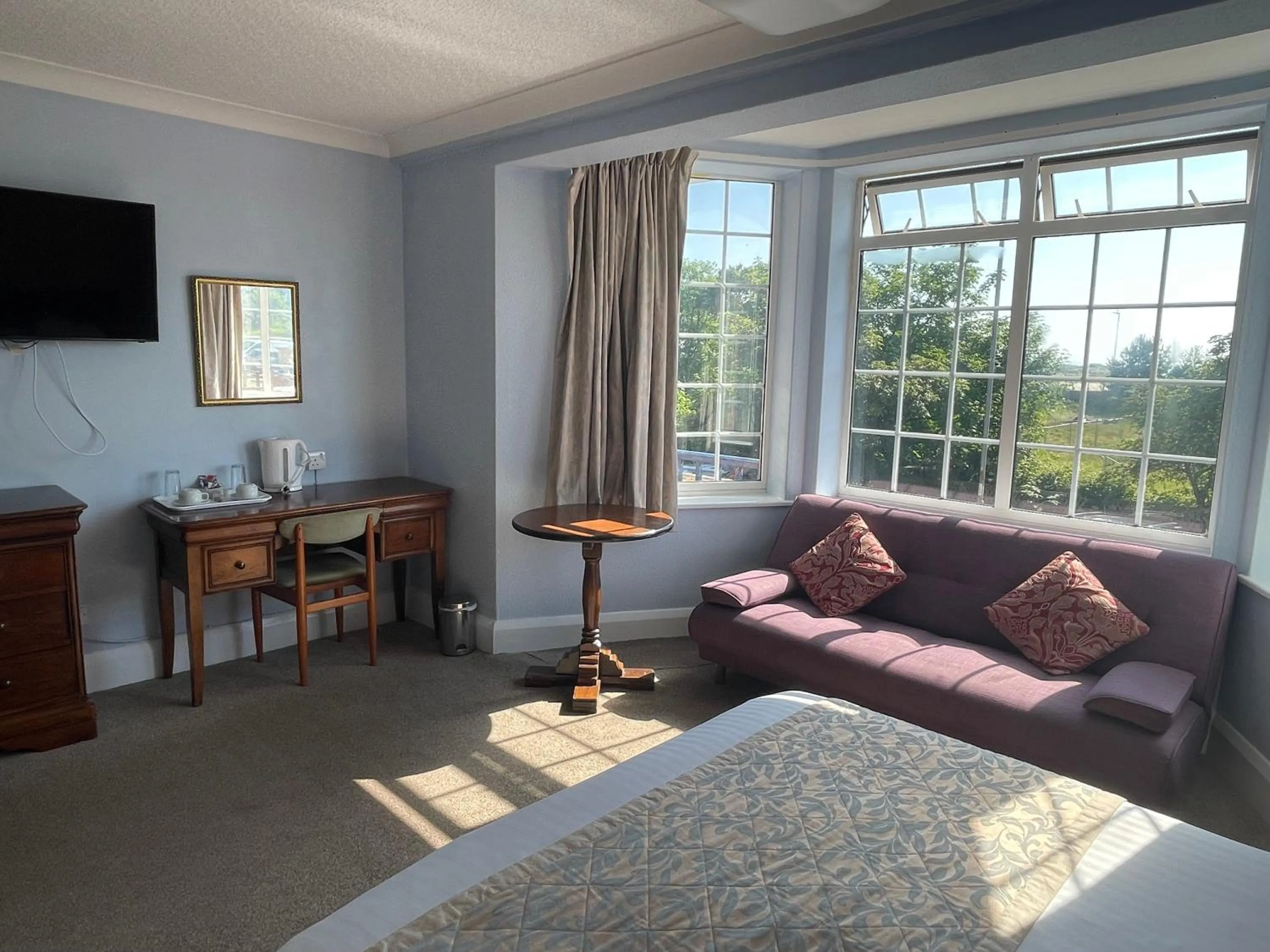 Seating area in Yellow Mountain Hotel
