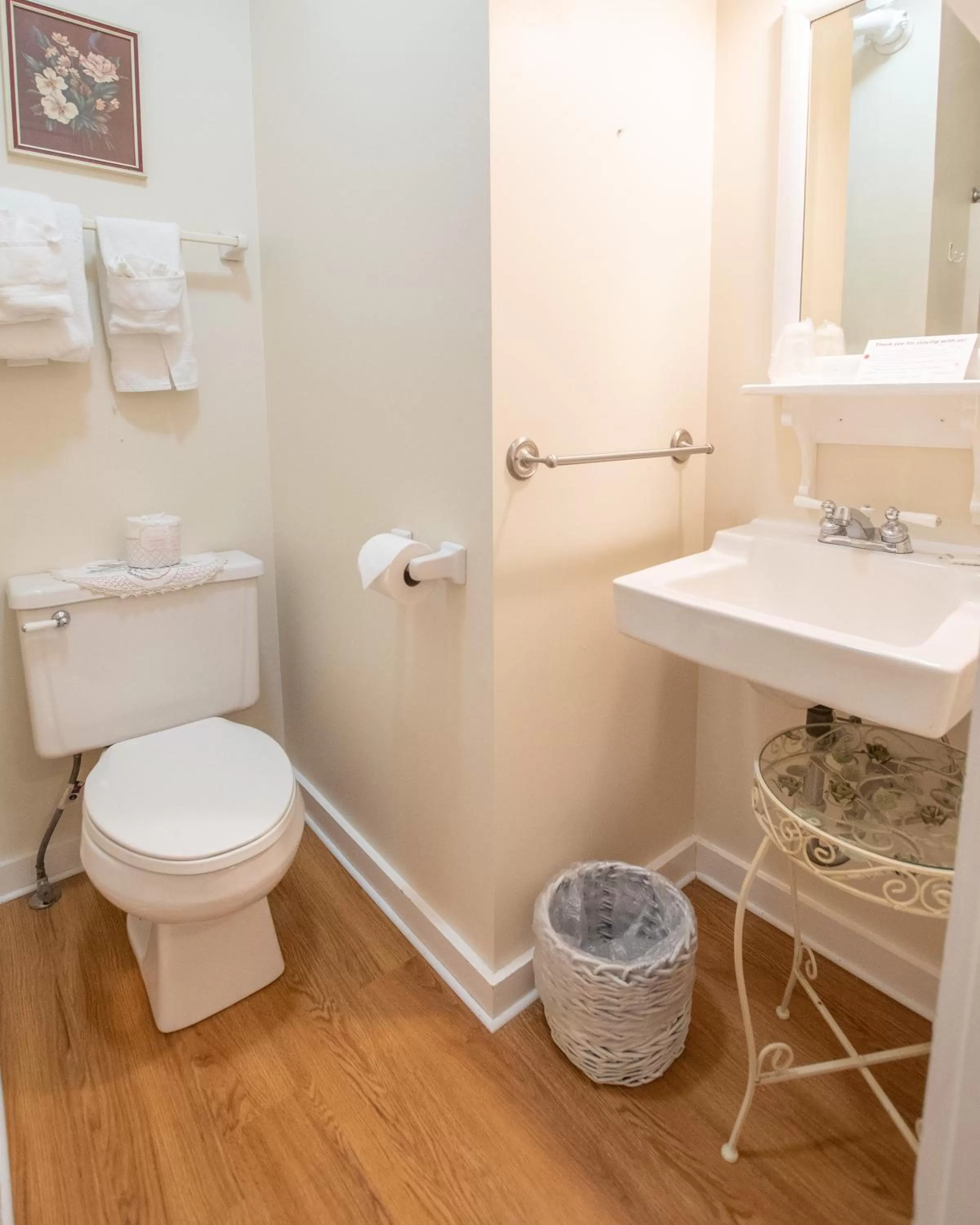 Toilet in Terrace Inn and 1911 Restaurant