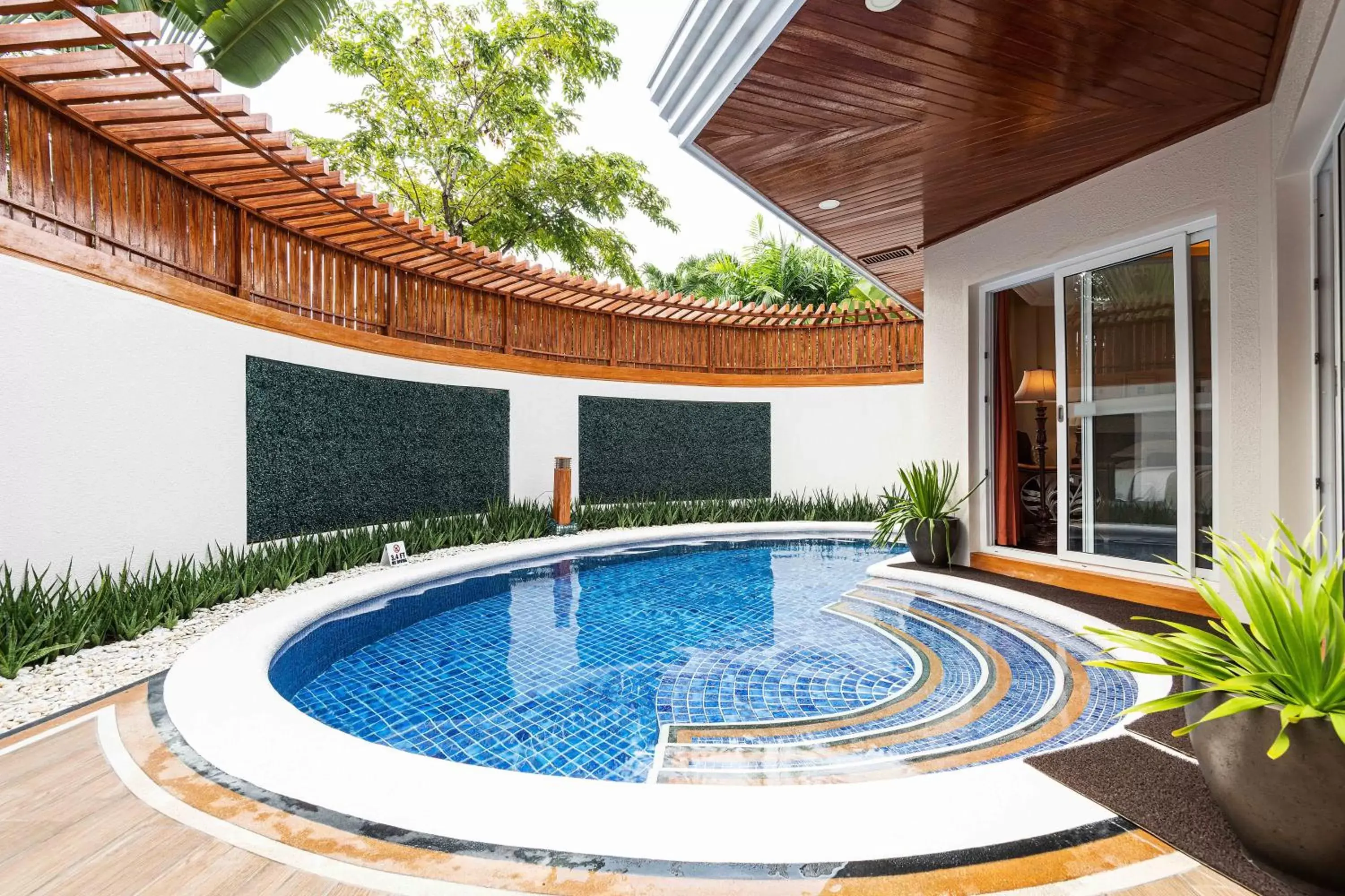 Pool view in Jpark Island Resort & Waterpark Cebu Pool view in Jpark Island Resort & Waterpark Cebu