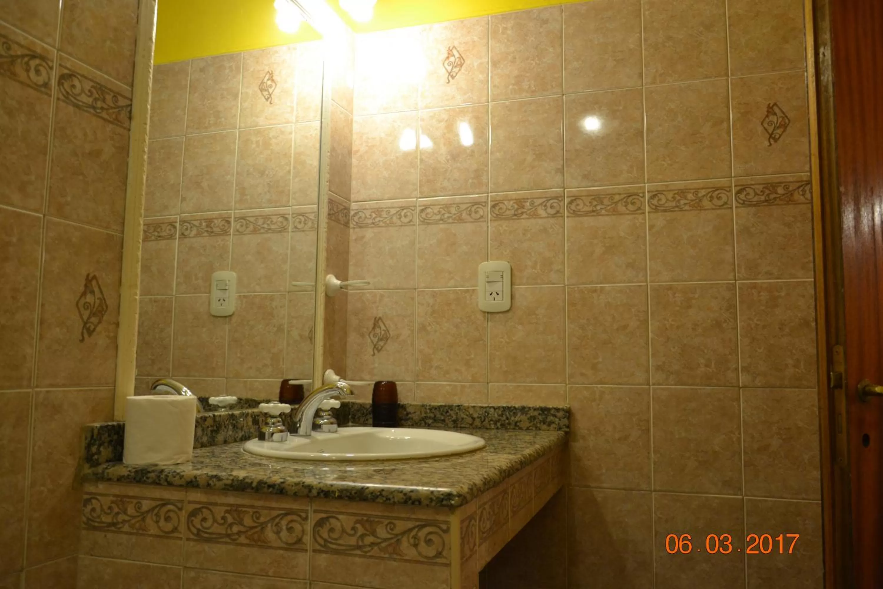 Bathroom in Hotel Victoria